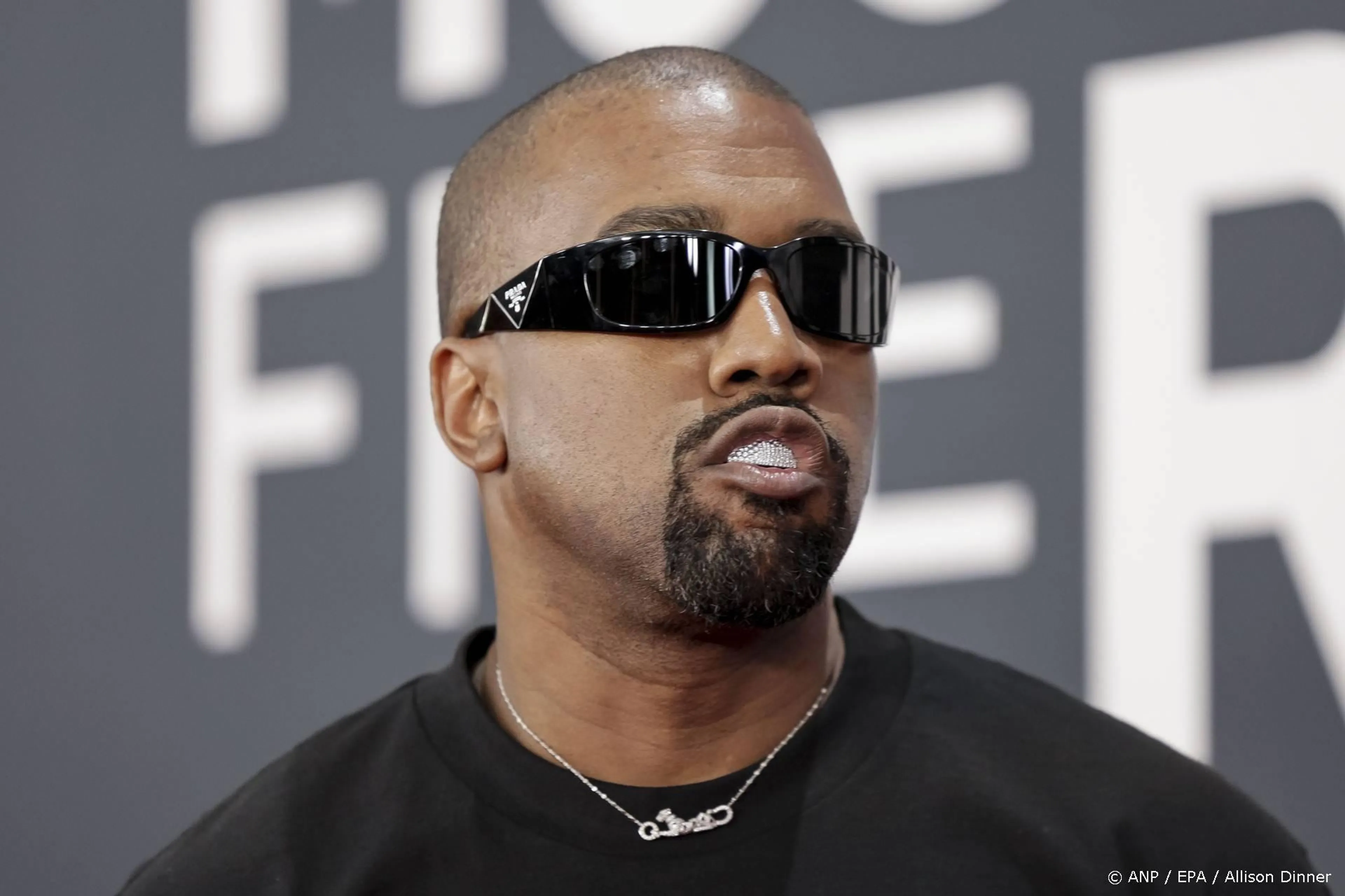 Grote onzekerheid rondom concerten rapper Ye in Gelredome