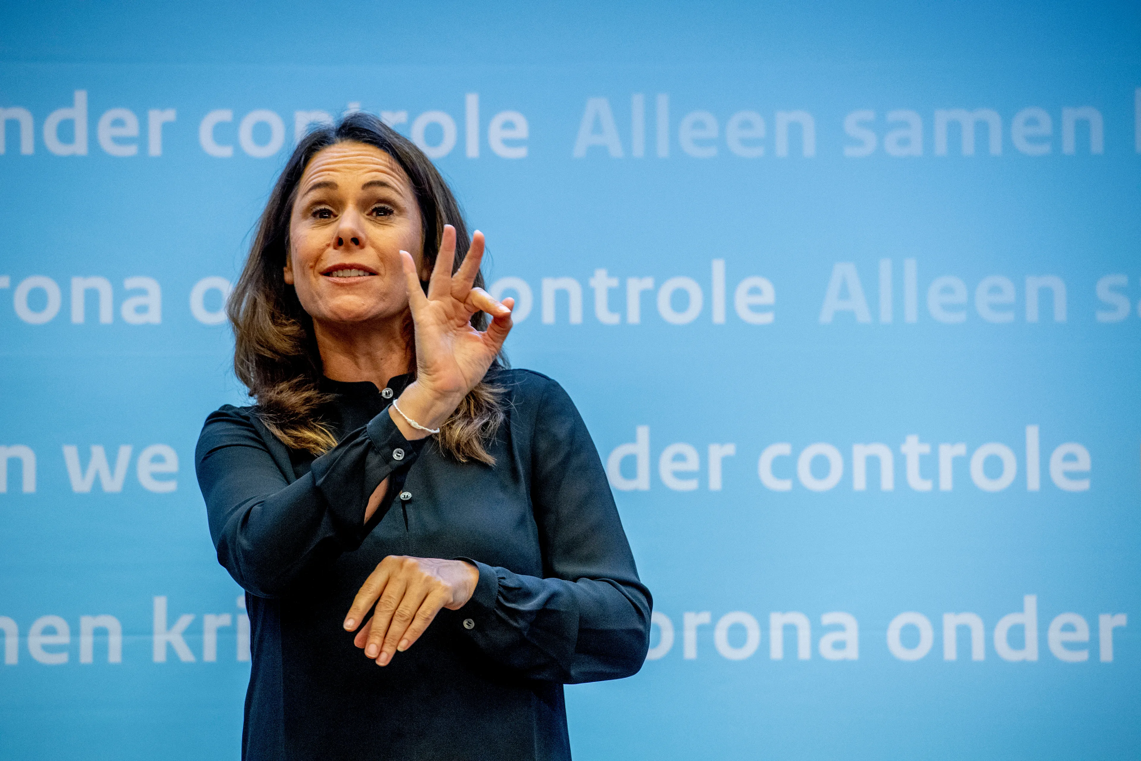 Gebarentolk Irma Sluis niet aanwezig bij persconferentie