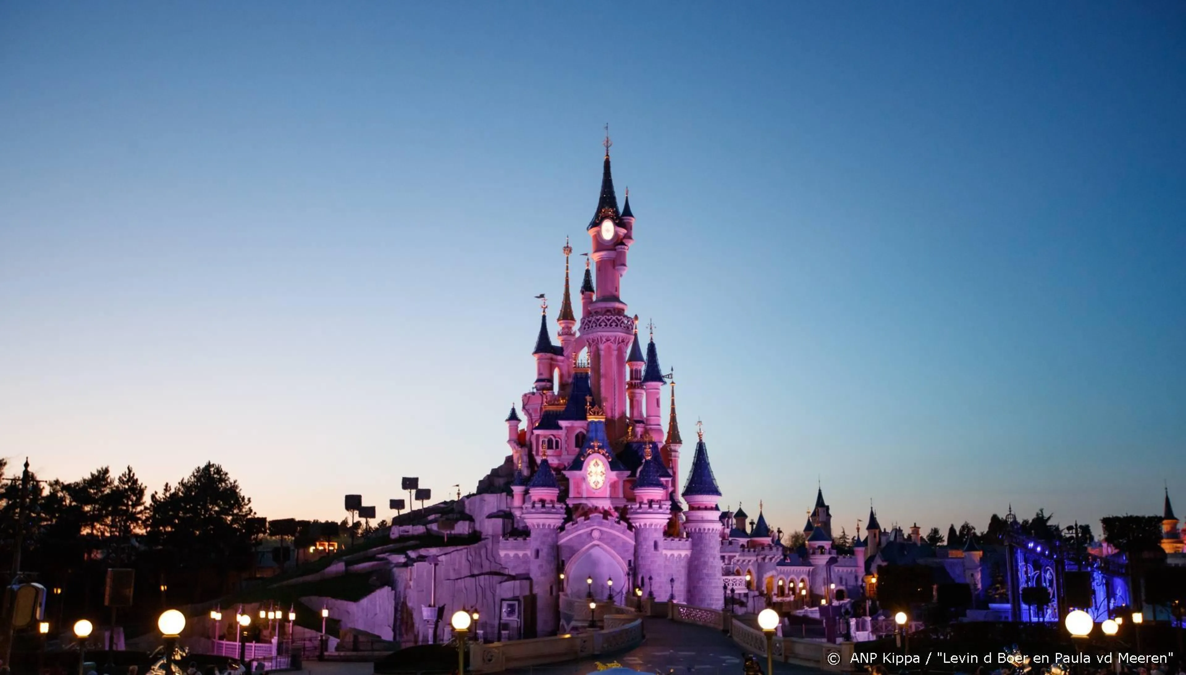 Ook Disneyparken in Parijs en Florida gaan dicht