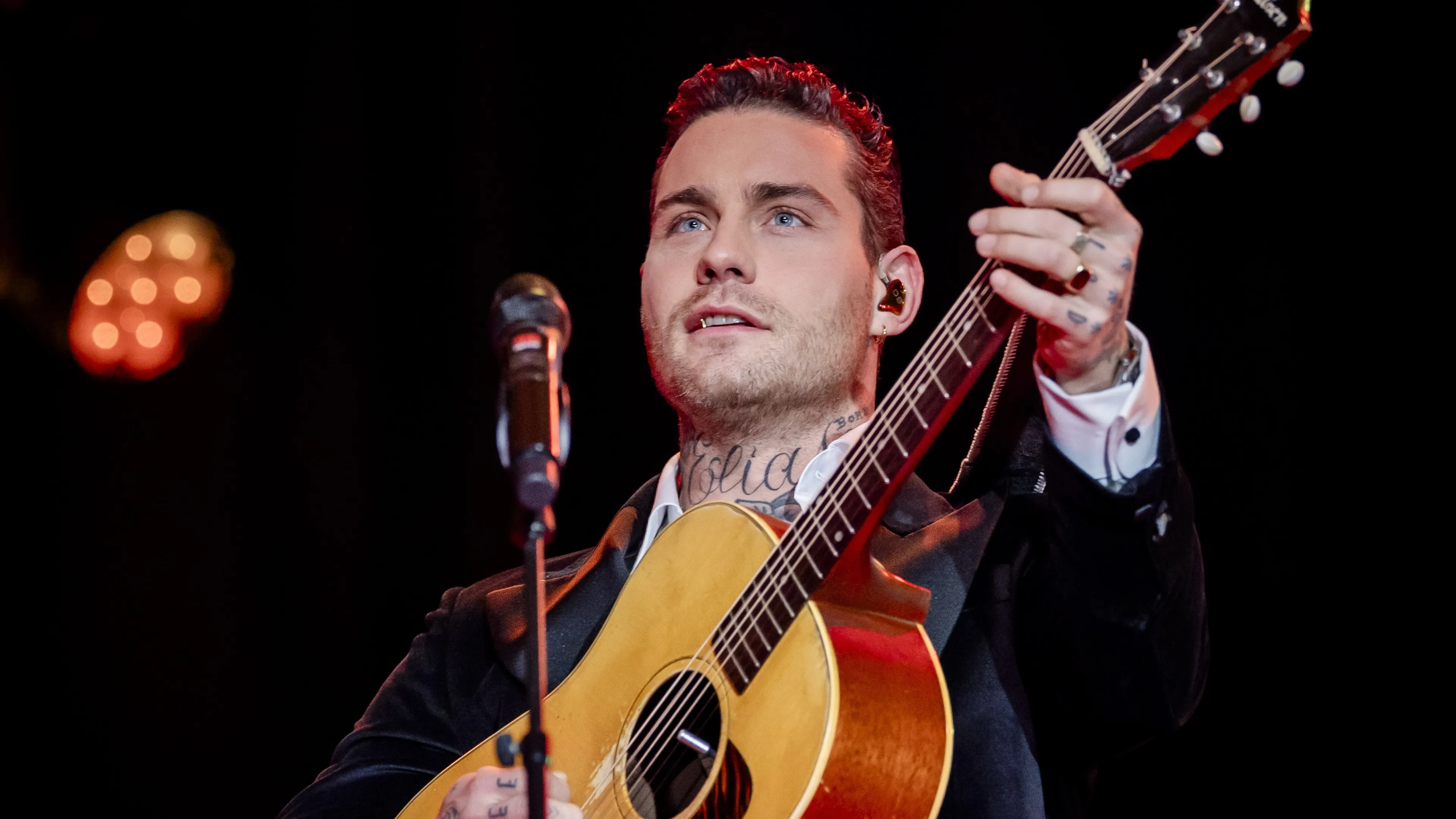 Douwe Bob wordt weer vader: baby verwacht in februari