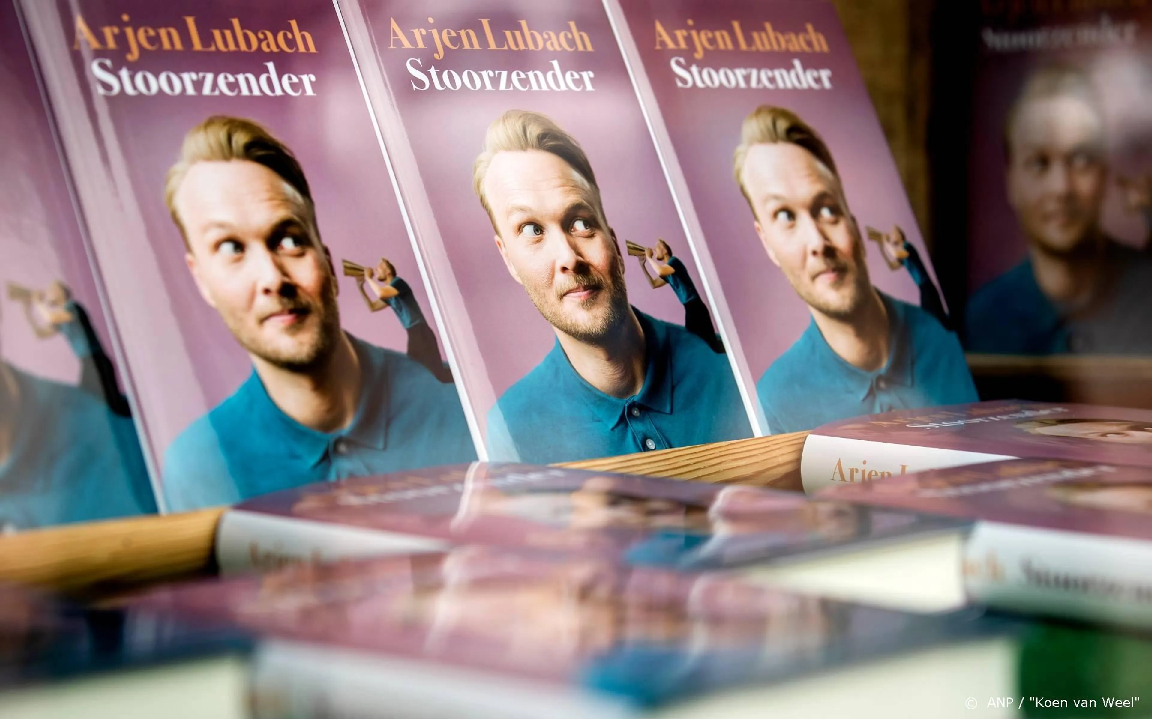 Lubach zou liever meer kunst uit gevoel maken