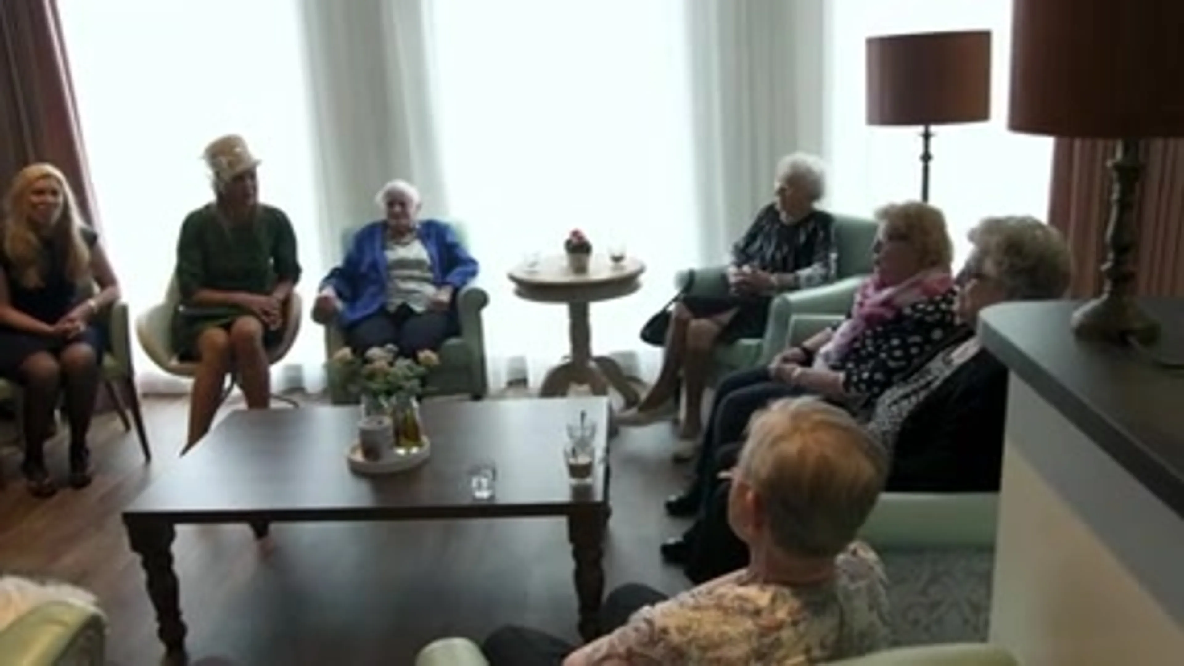 Koningin Máxima opent verpleeghuis