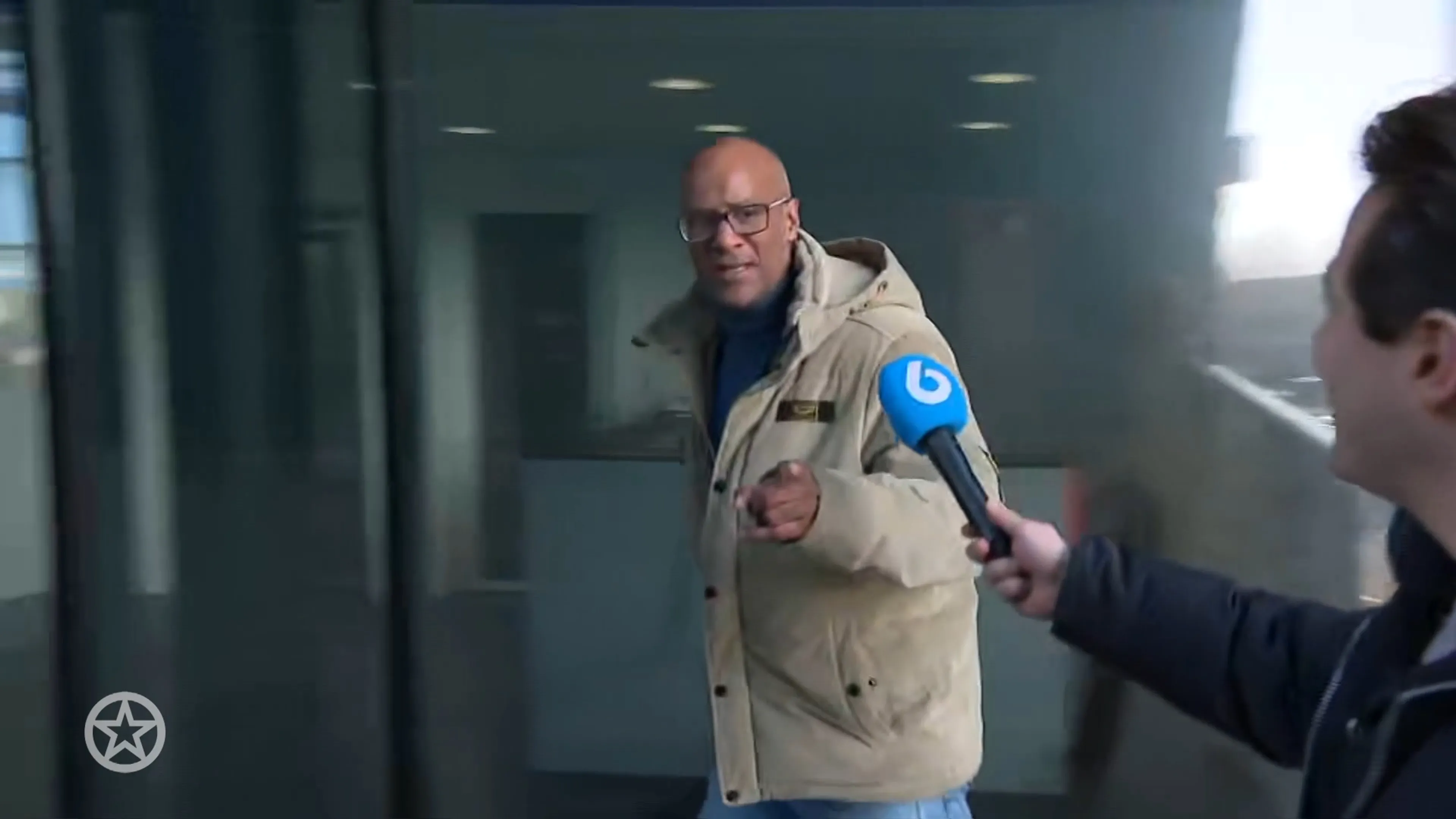 Voormalig GTST-acteur Jimmy Geduld komt aan bij rechtbank