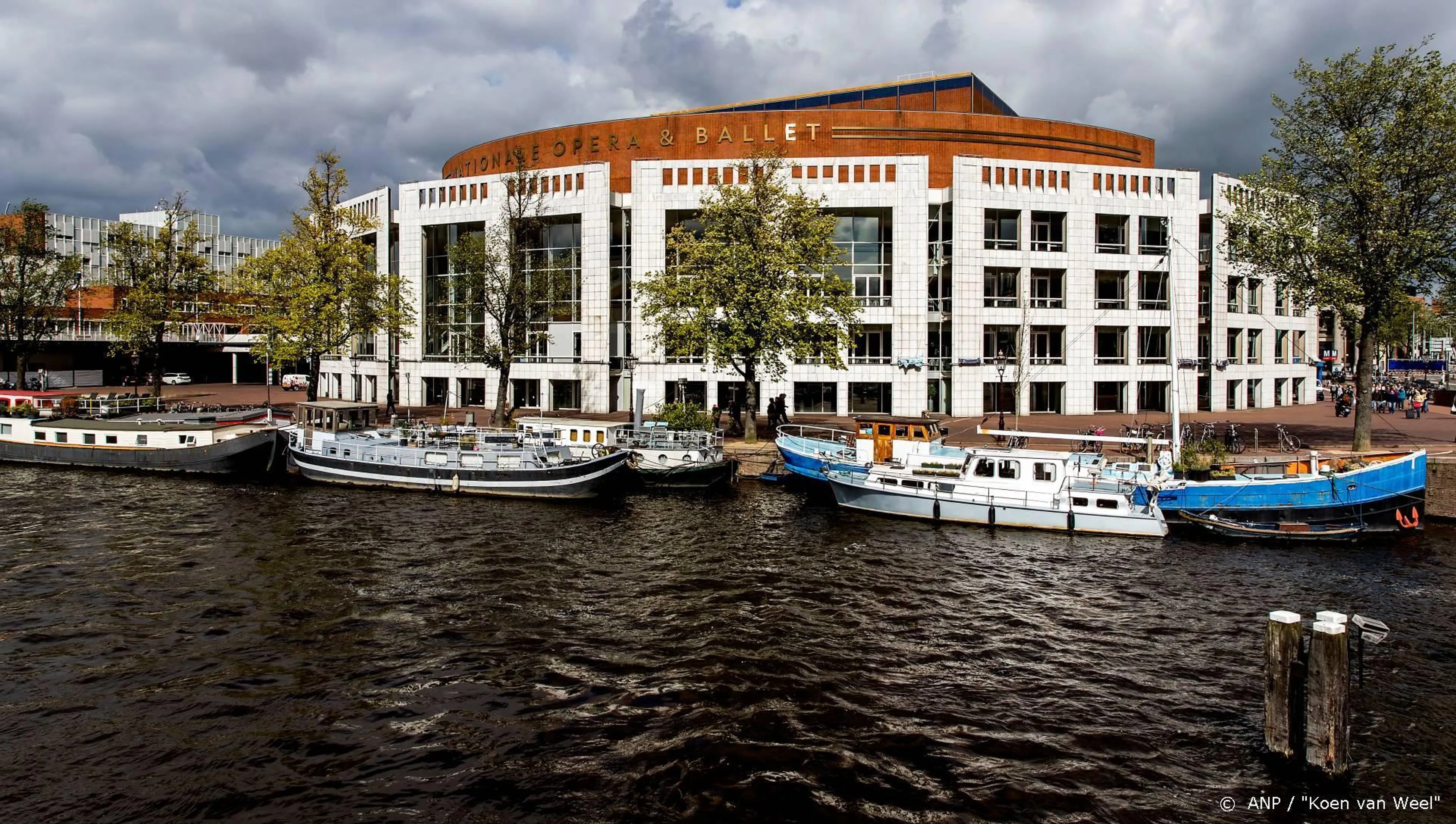 Nationale Opera & Ballet maakt mondkapjes voor zorgpersoneel