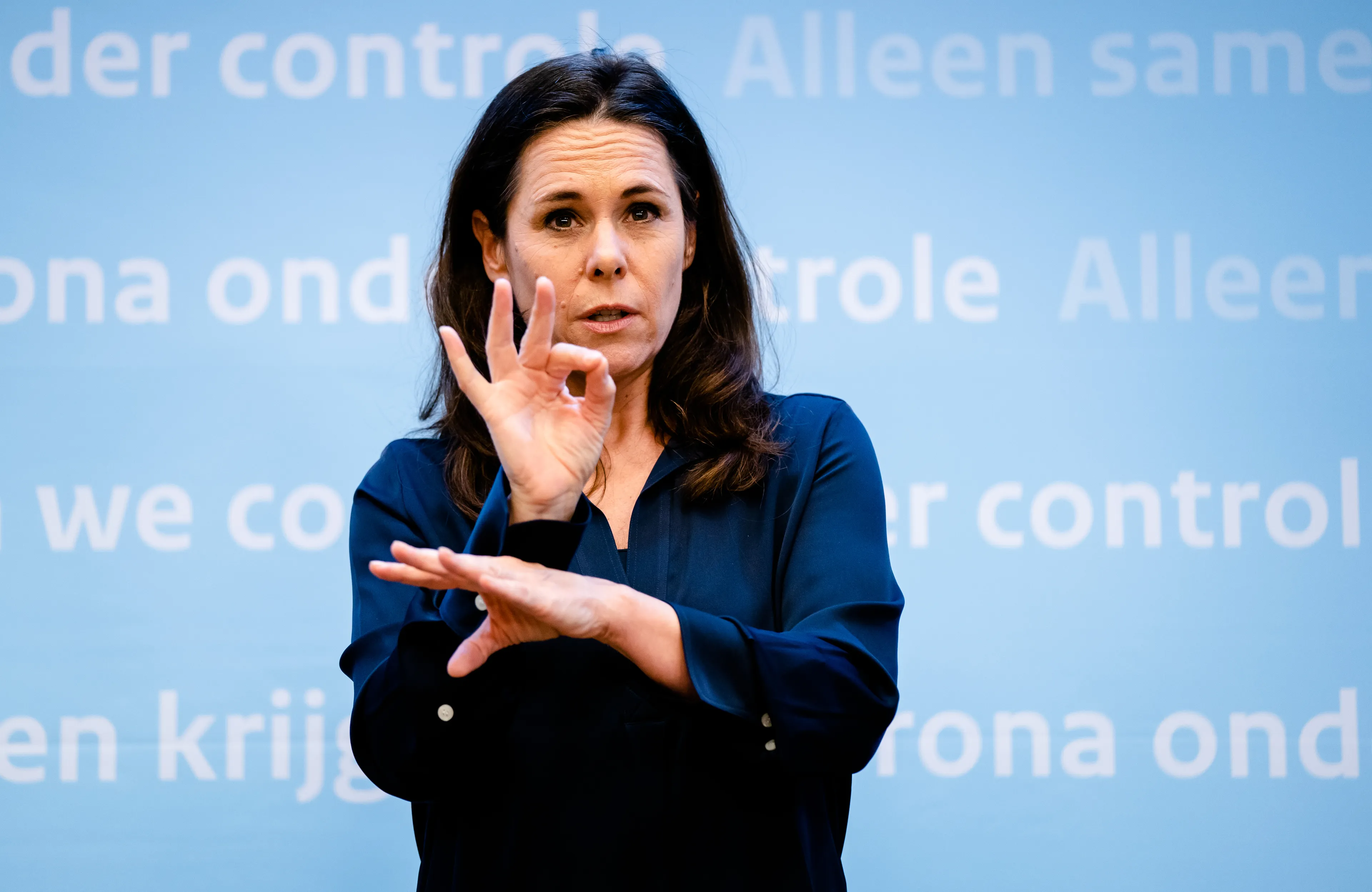Gebarentolk Irma Sluis te zien in 'coronafilm'