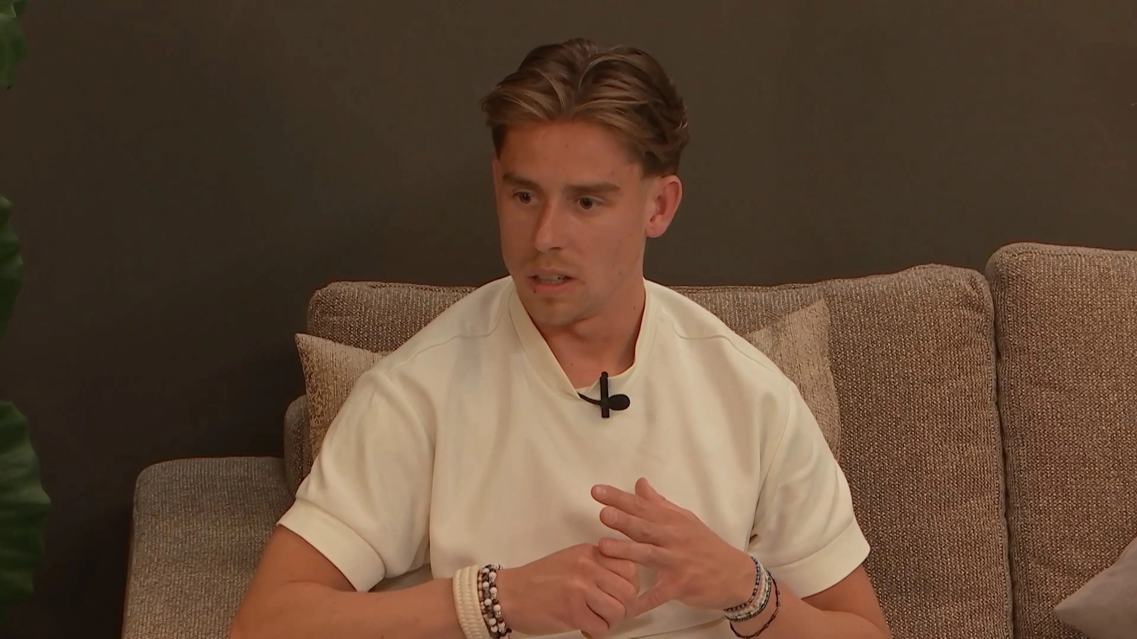 Vriend van Robert vindt dat hij harder moet zijn tegen Roxy (De Bondgenoten)