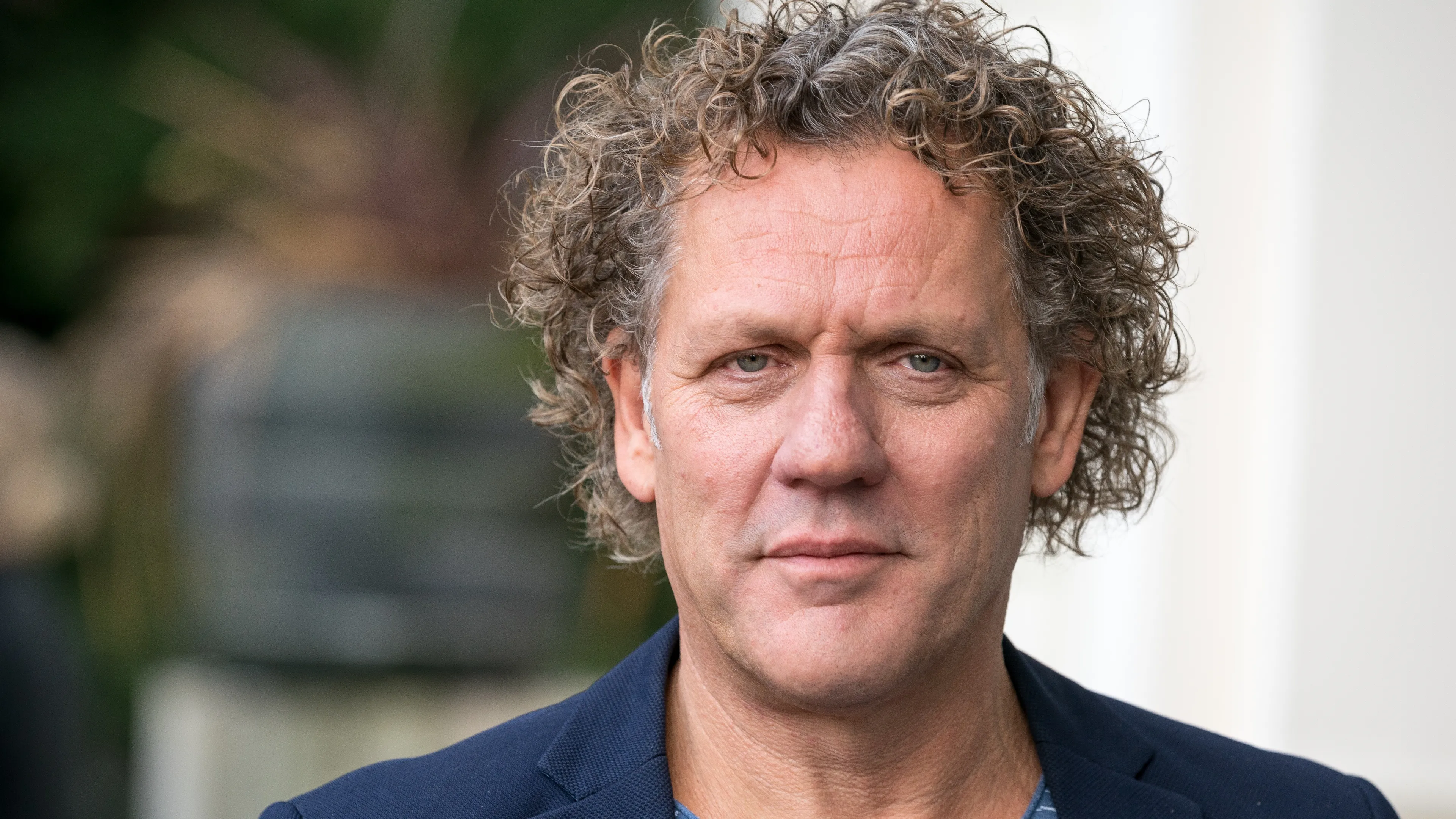 Kees van der Spek treft gepakte overvaller in Het Perfecte Plaatje