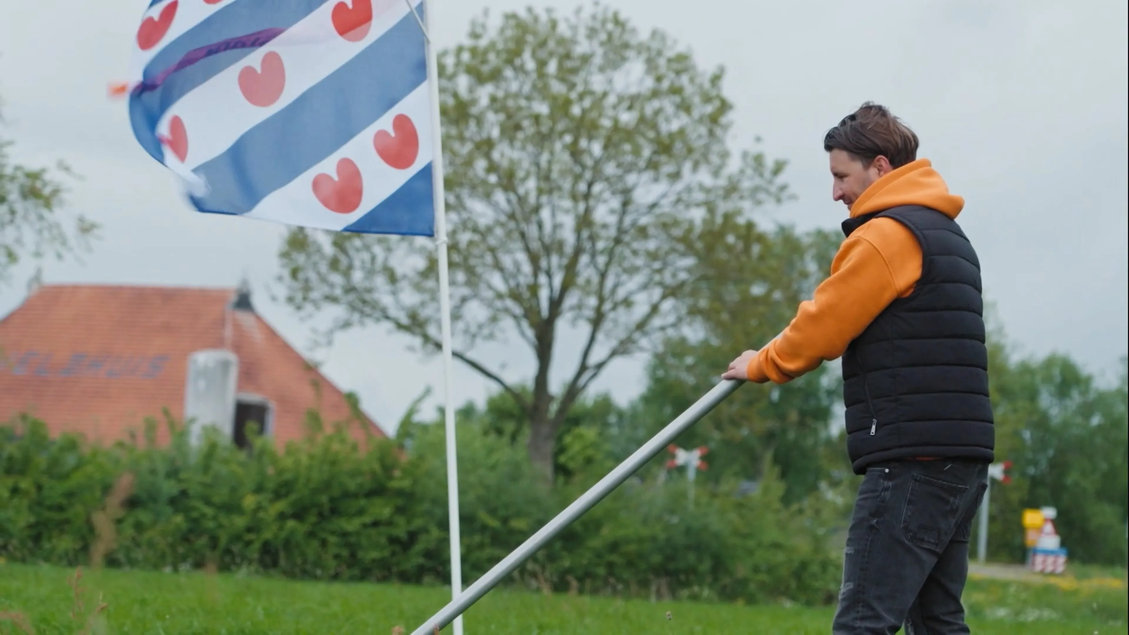 Fierljeppen met Michiel Zijlstra gaat mis! (Let's Play Ball)