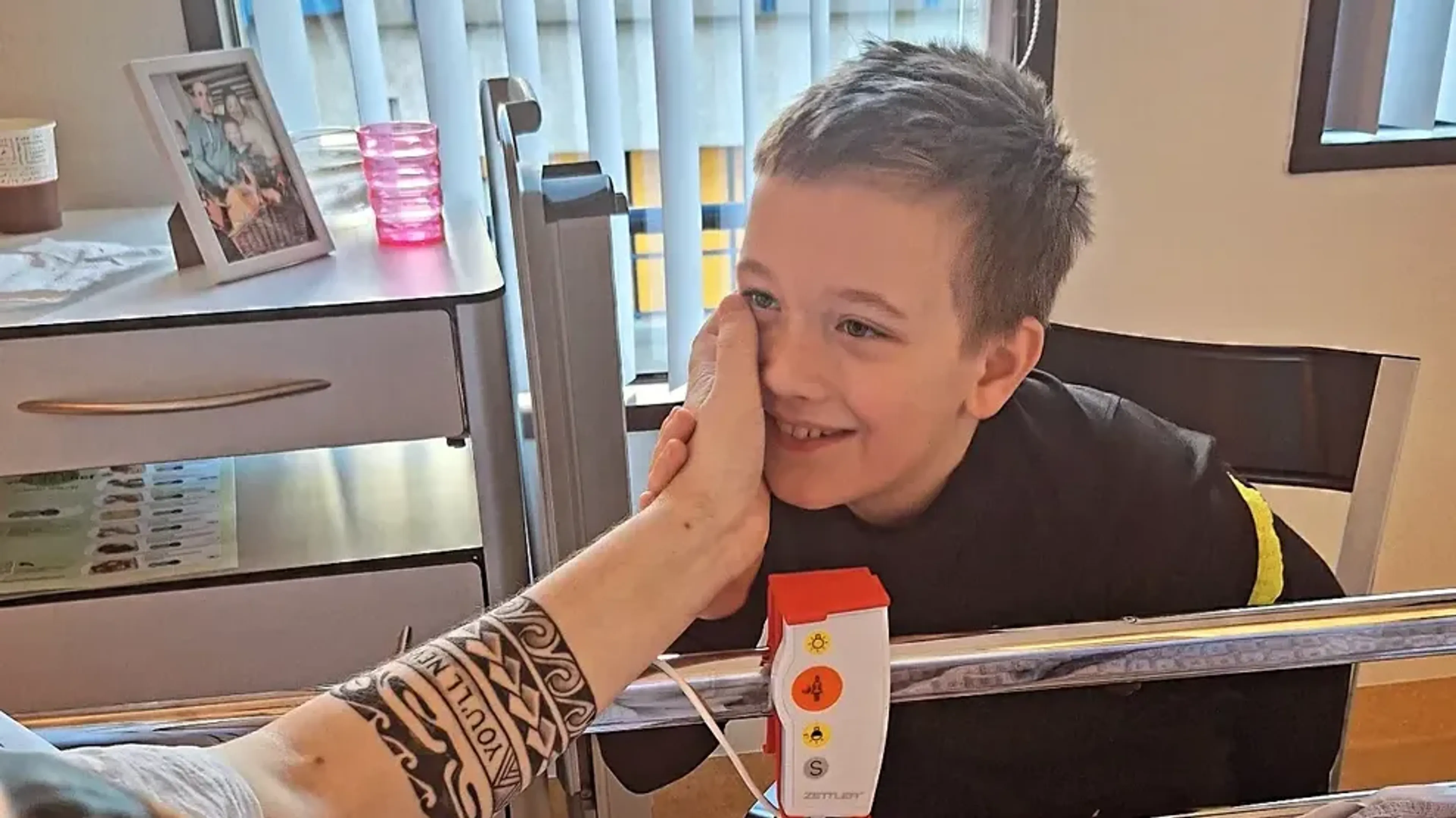 OML-Alex opnieuw onder het mes op verjaardag zoon Aaron