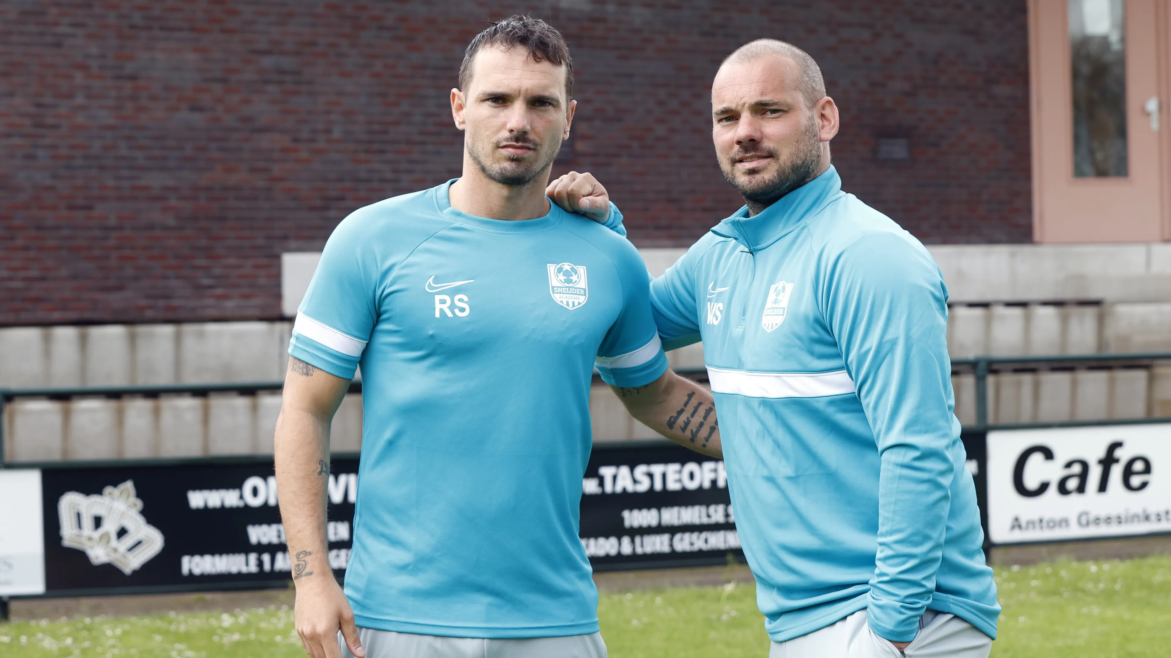 Vader Wesley en Rodney Sneijder overleden: 'Rust in vrede'