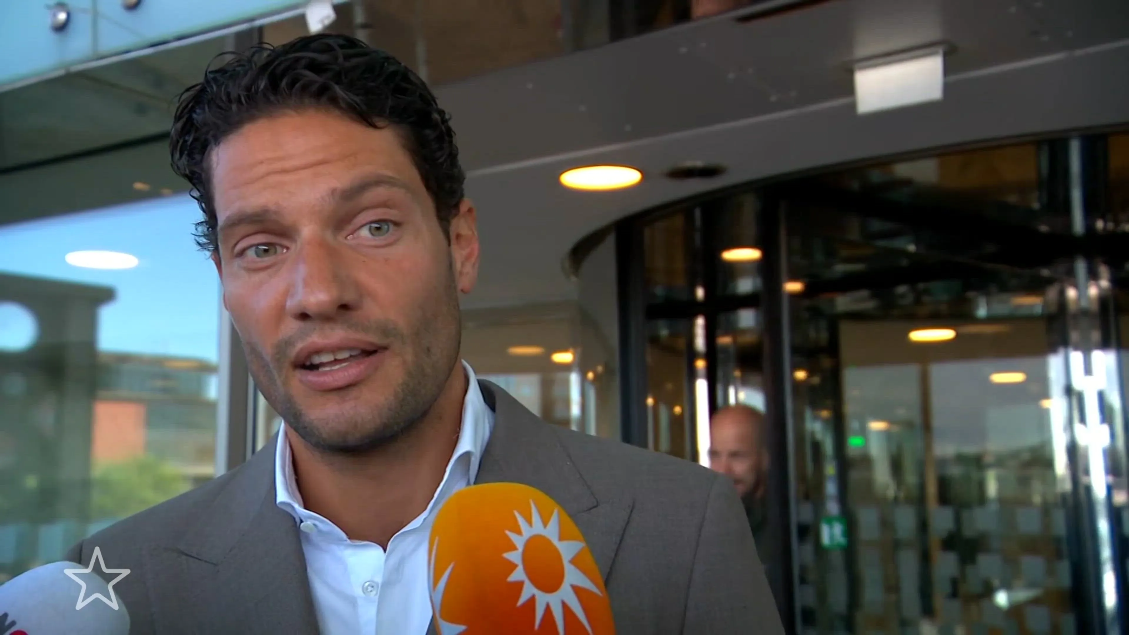 Slachtoffer Naomi schuift aan bij RTL Tonight