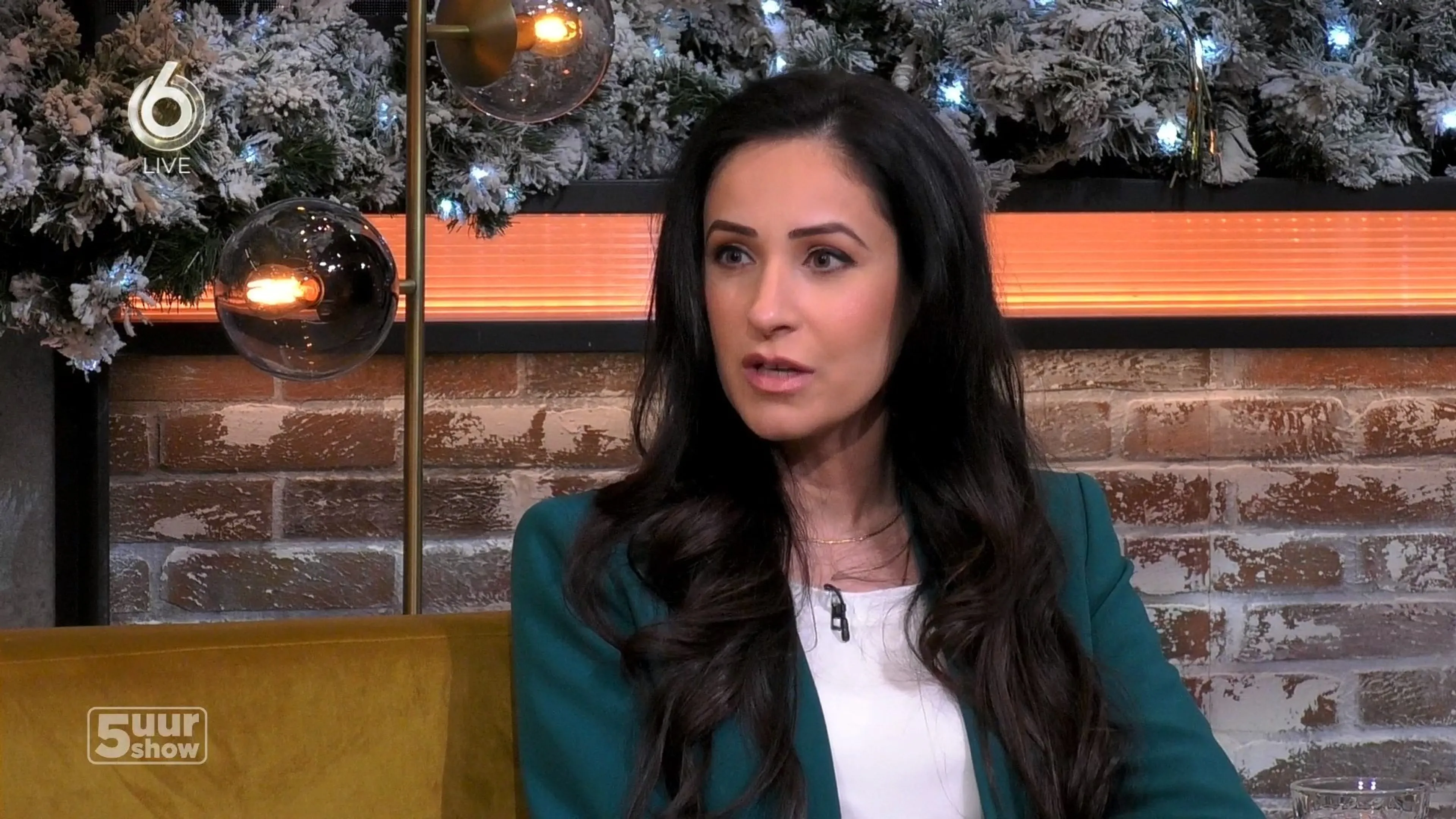 Nadia wil haar ontvoerde dochtertje Insiya thuis met kerst