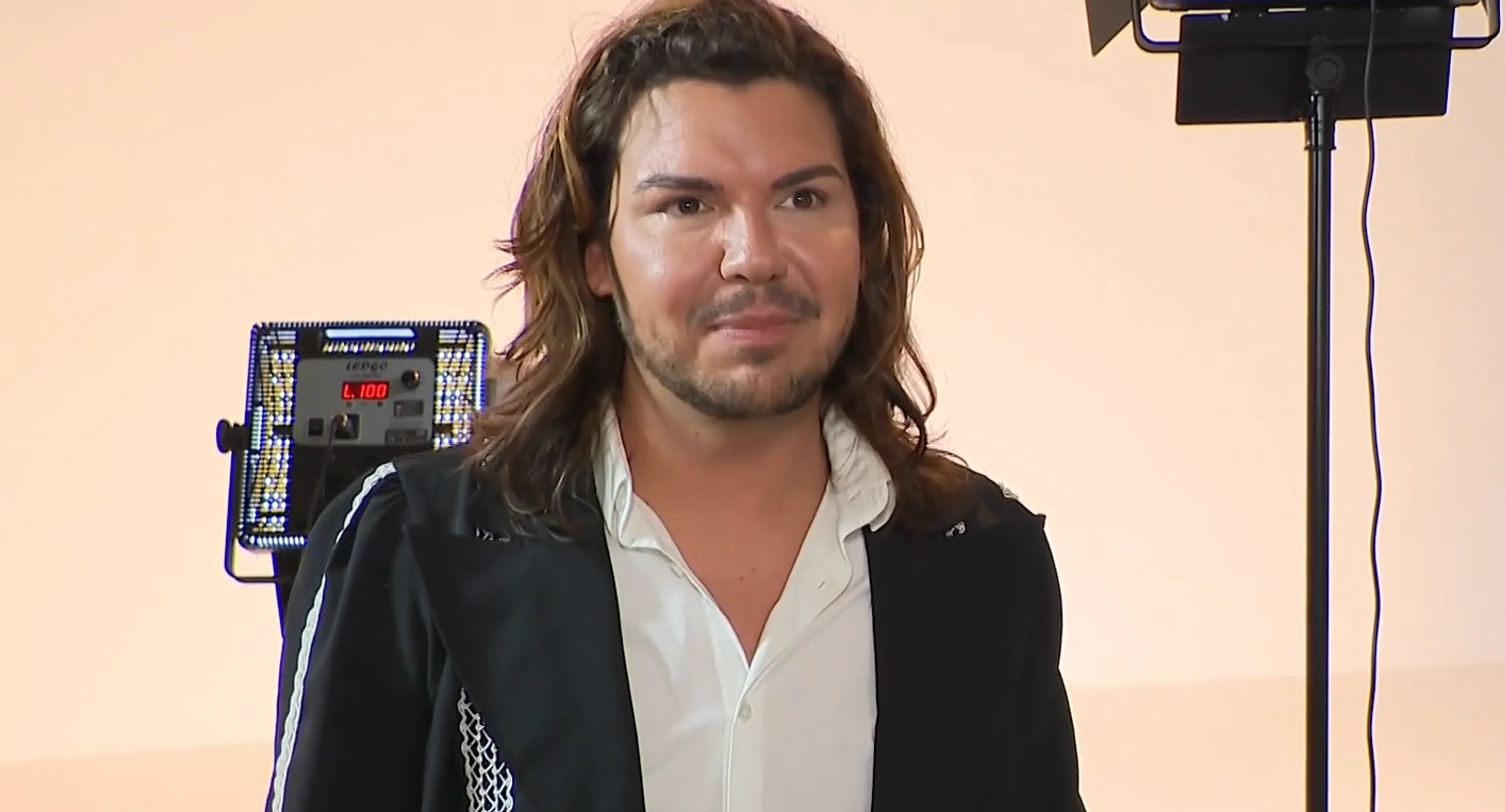 ZIEN: Roy Donders vereeuwigd op borst van zijn vader