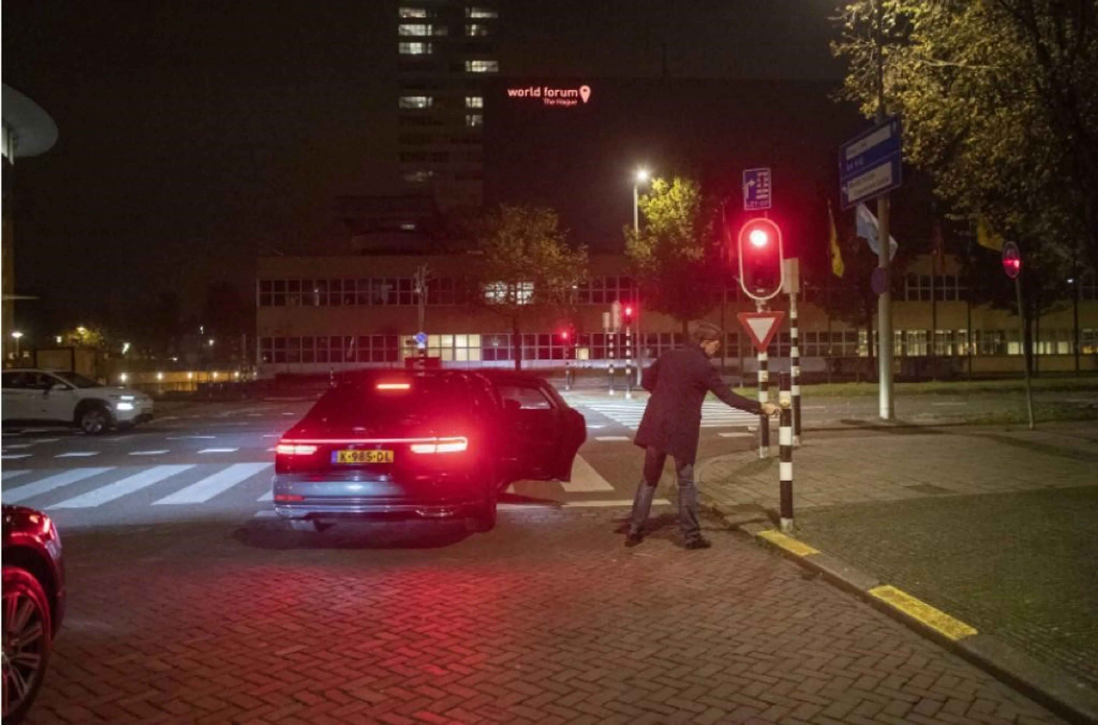 Duidelijkheid over bizarre foto Rutte