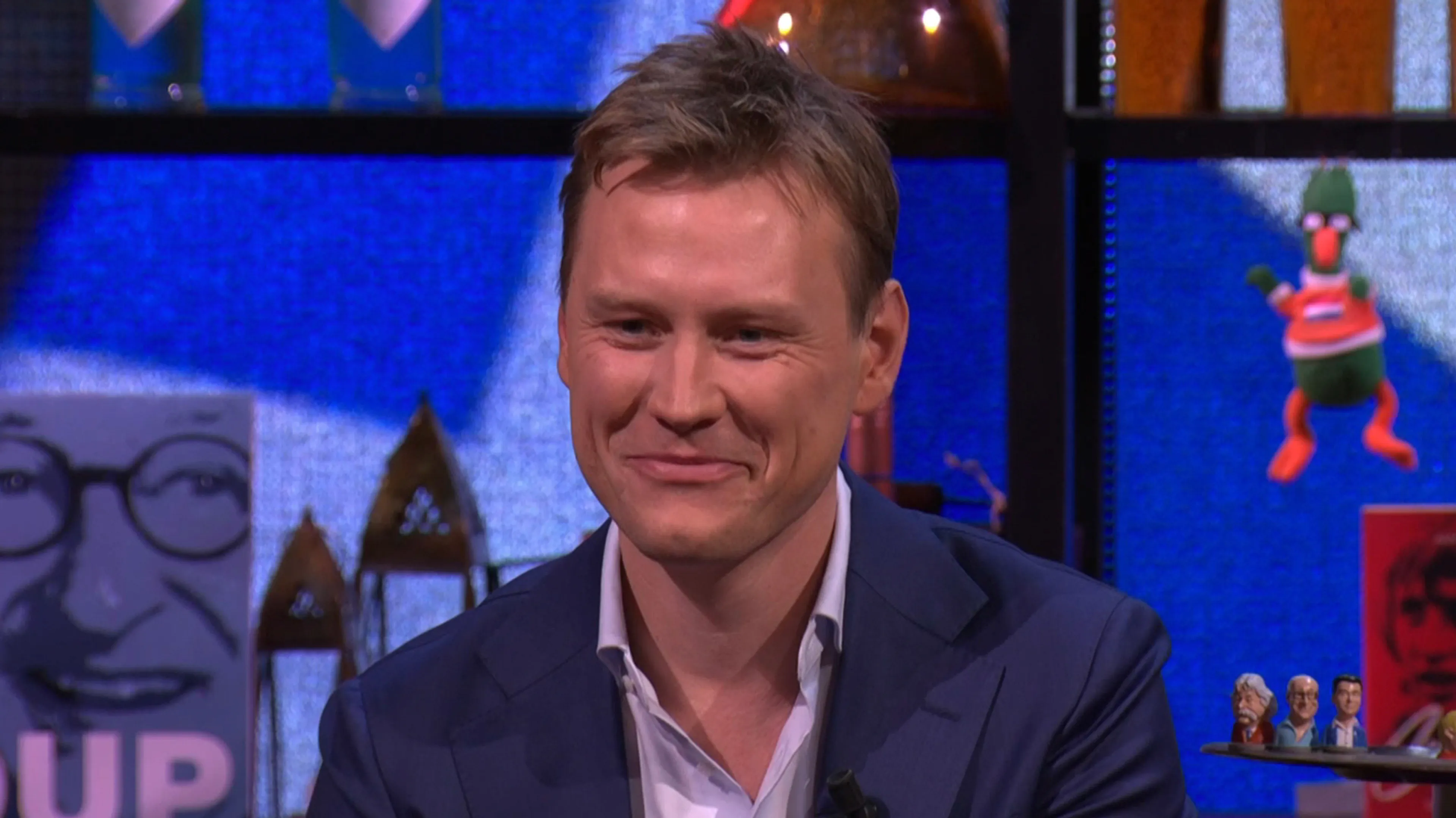 Sam Hagens reageert op overstap naar Omroep WNL: 'Ik ga jullie echt missen!' (Vandaag Inside)
