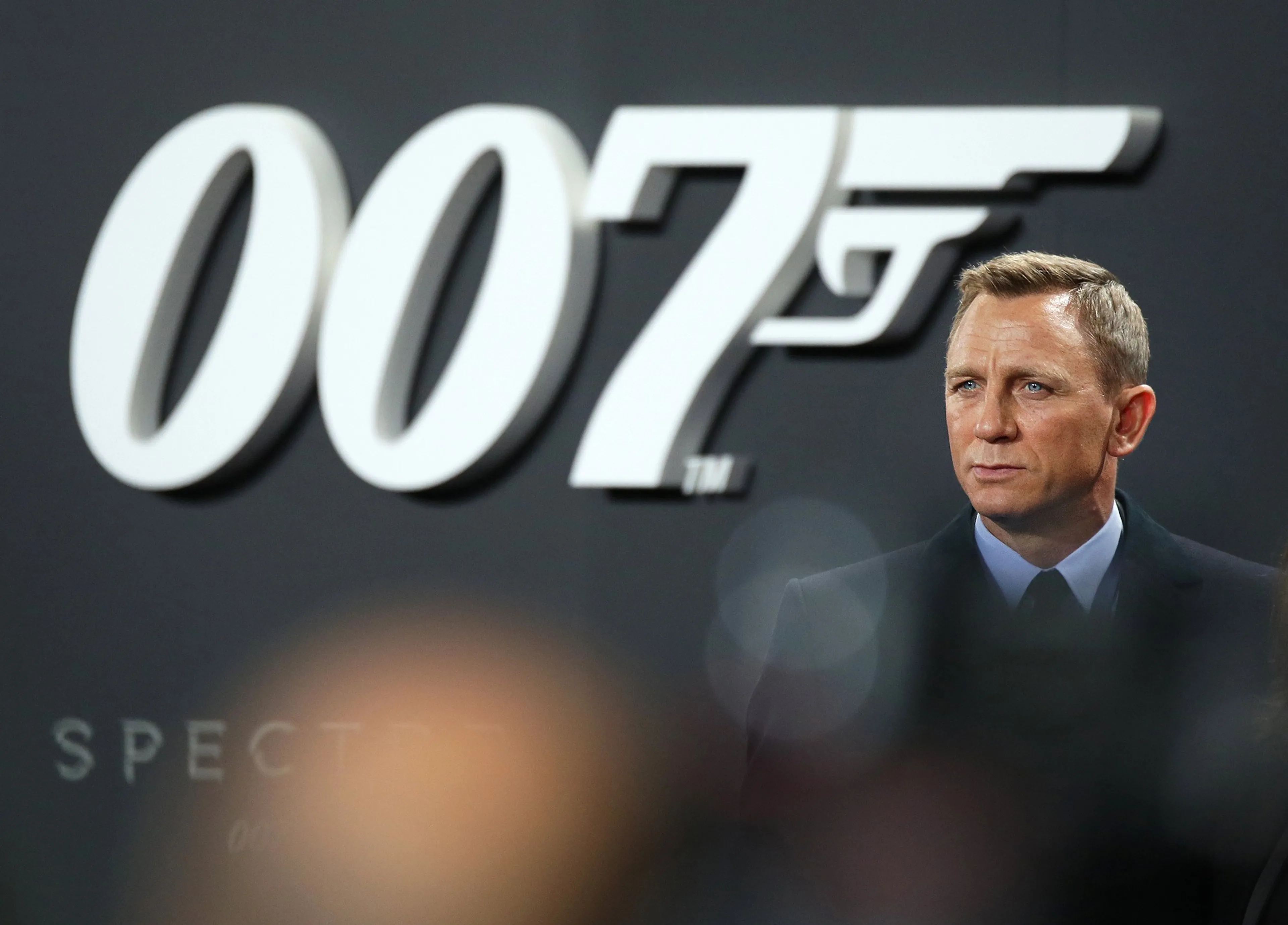 Weet je nog? De 5 meest iconische Bond-songs ooit