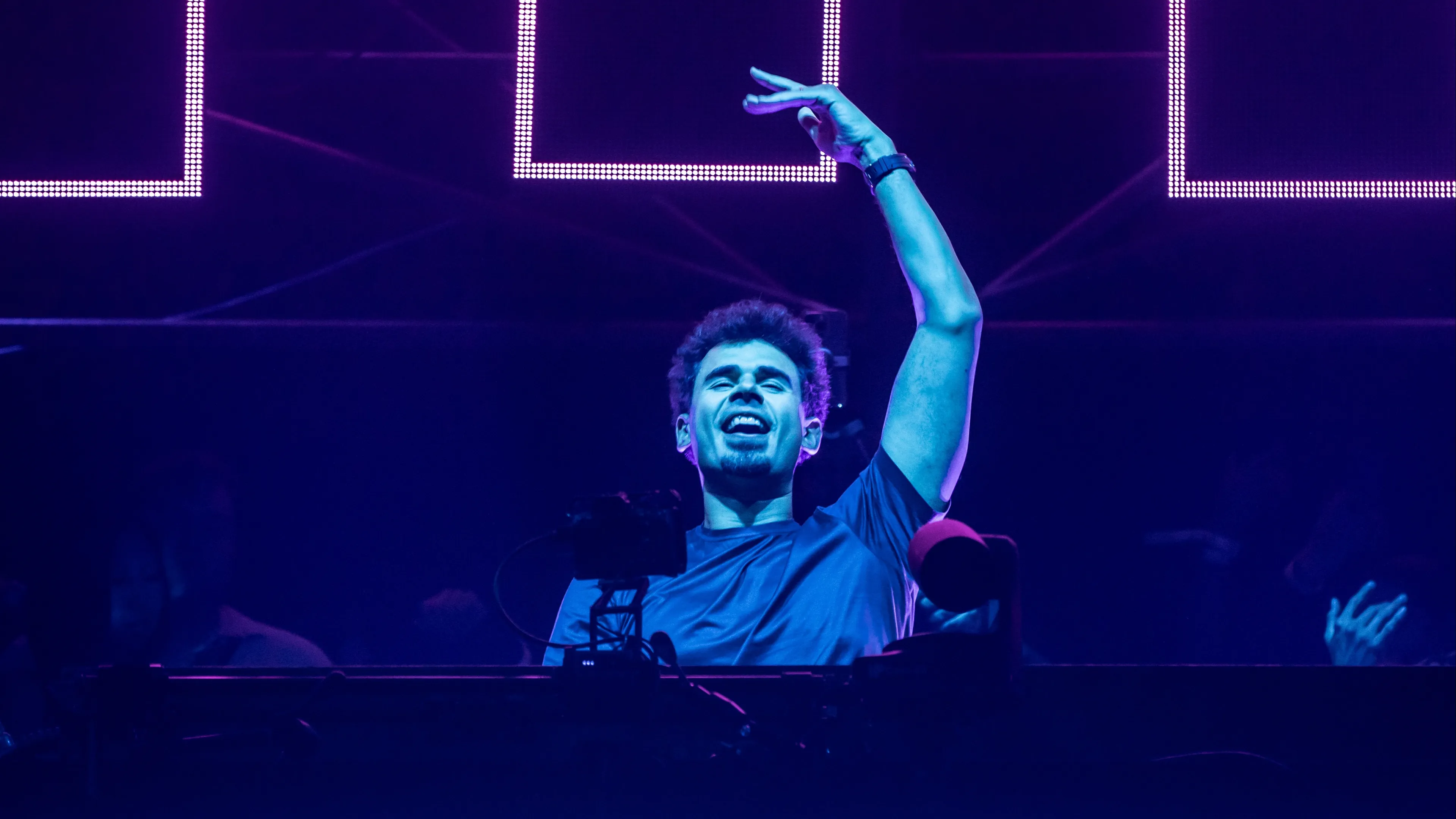 Dj Afrojack reageert op grote zorgen van fans: 'Heb gewoon te weinig slaap'