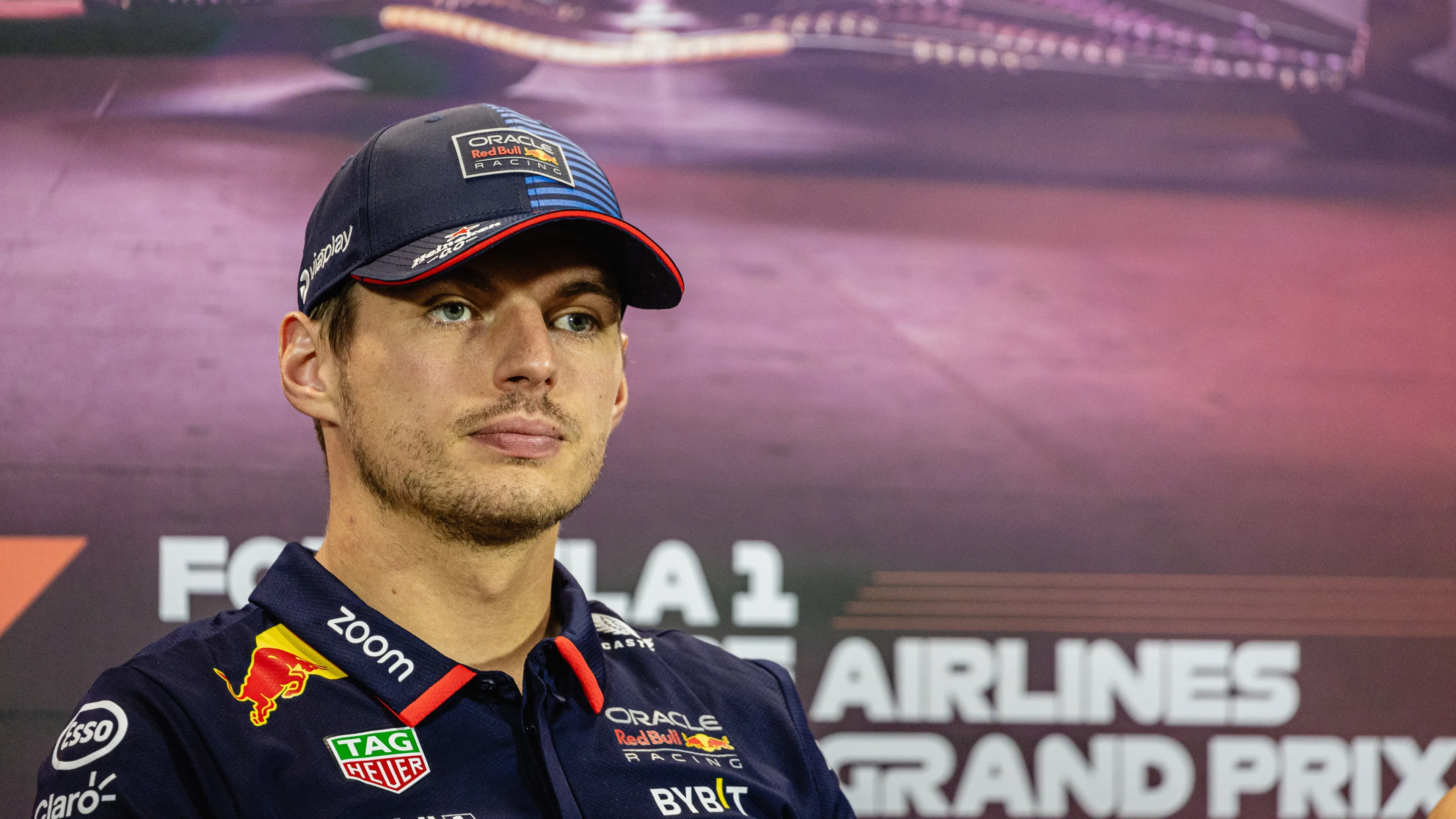Kijkers Formule 1 woedend na 'ongekend harde straf' voor Max Verstappen: 'Belachelijk!'