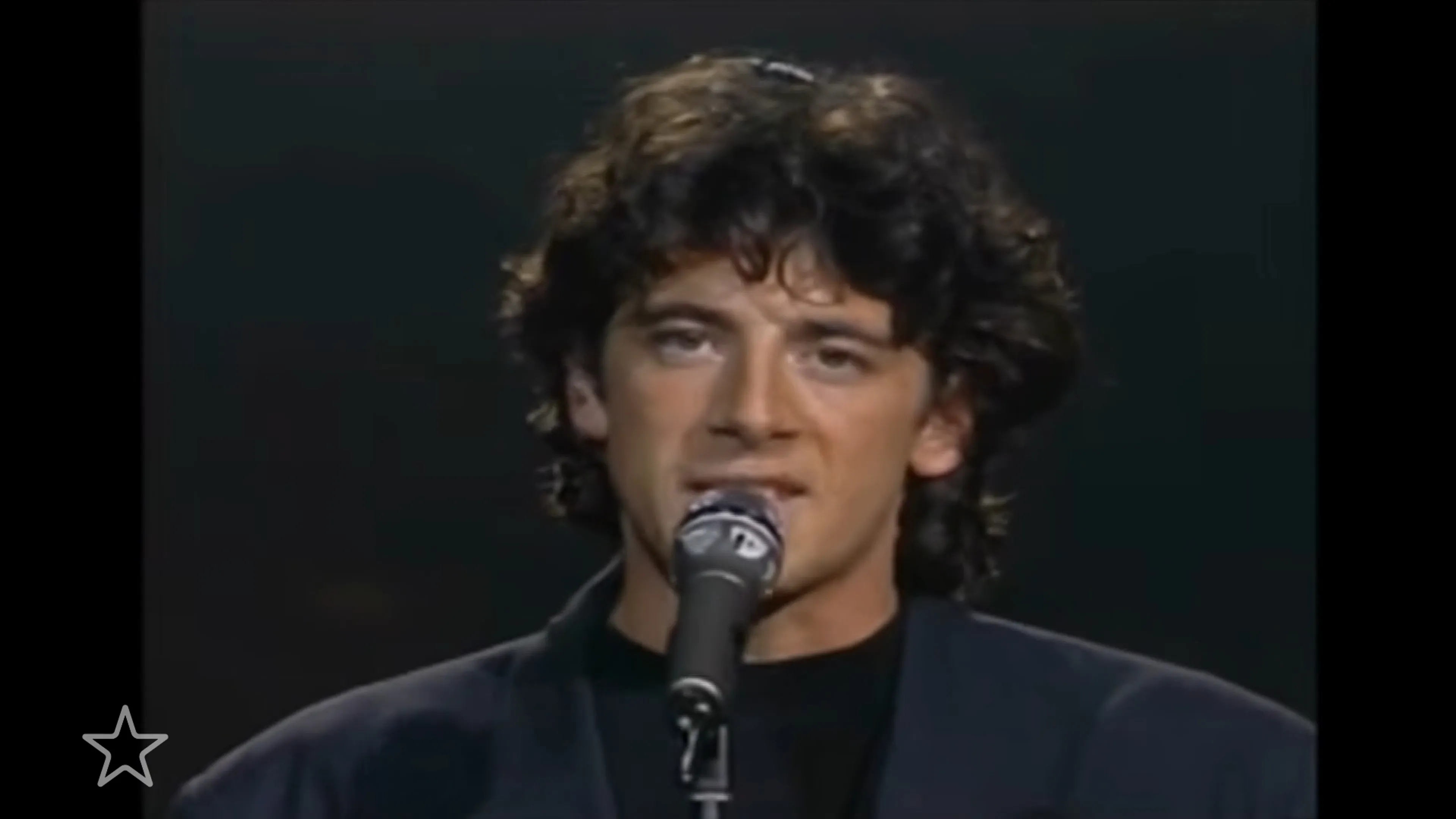 Franse zanger Patrick Bruel opgepakt na heftige beschuldigingen