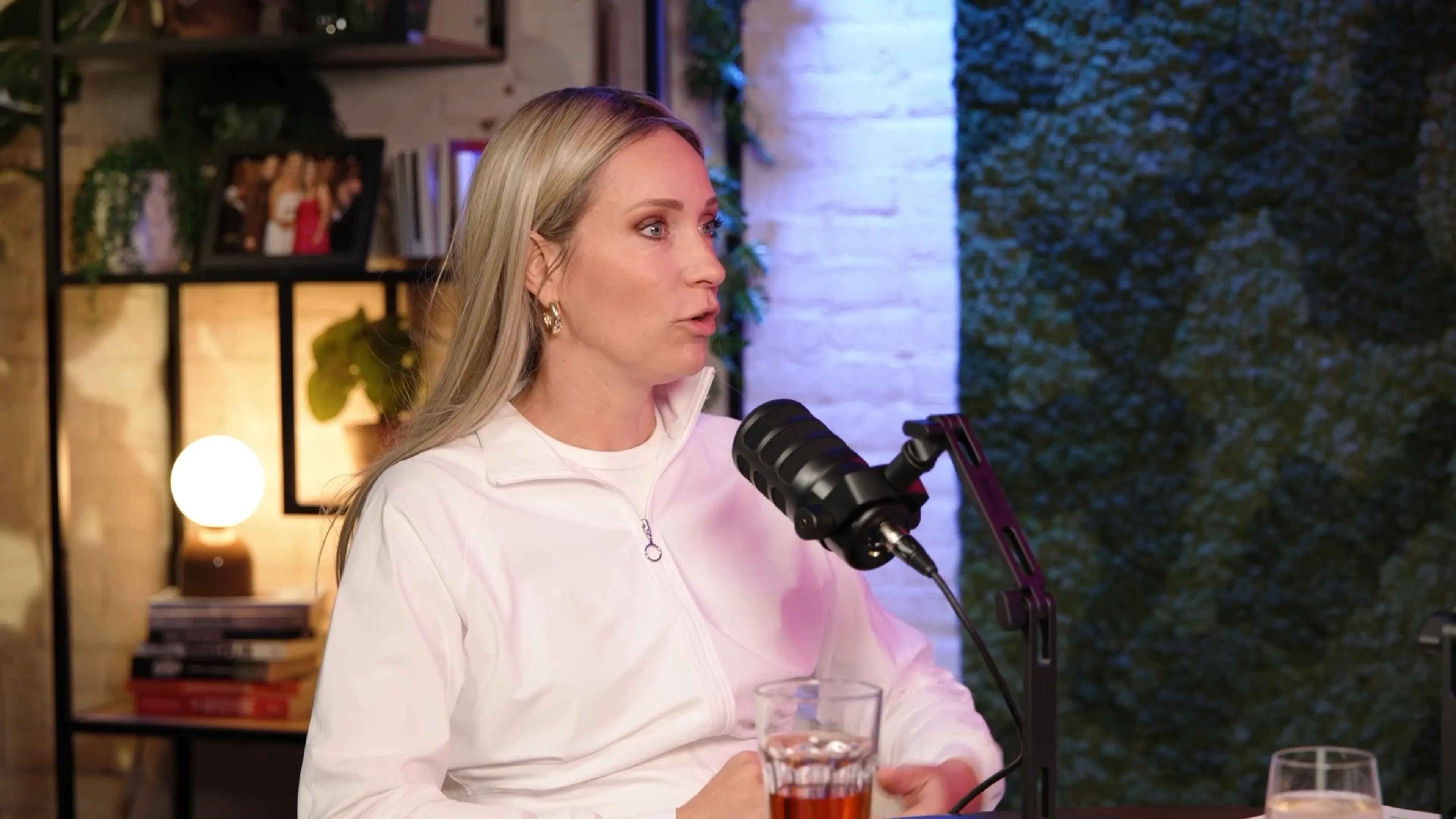 Noa Vahle confronteert Hélène Hendriks met gênant bericht: 'Toen je stoned was...'