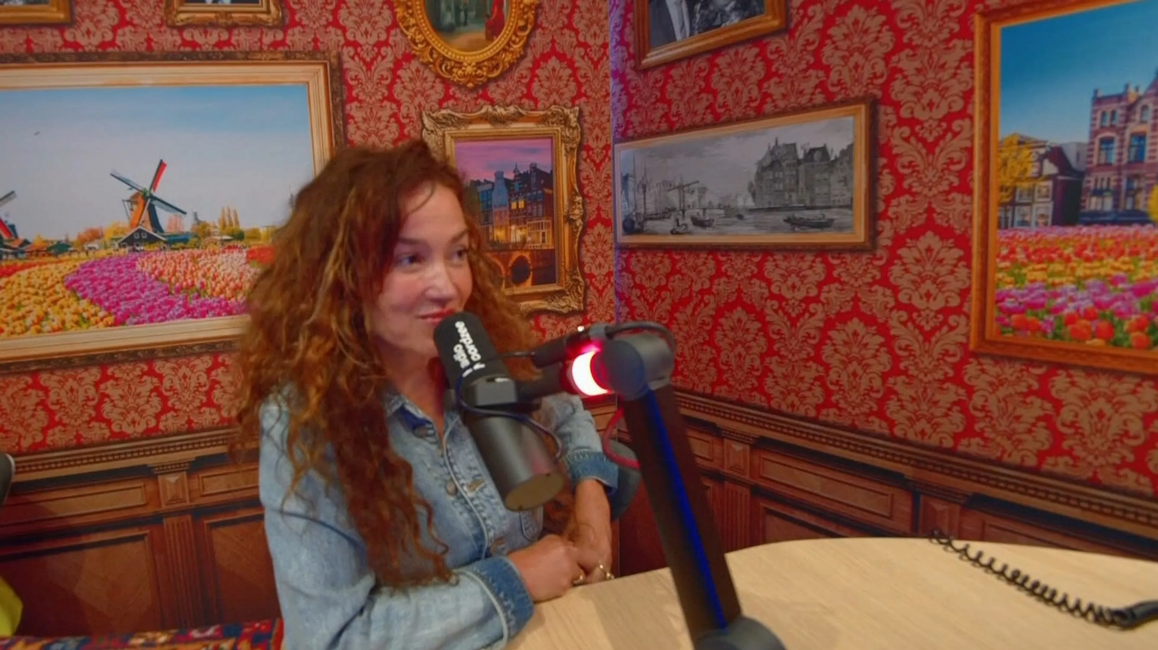 Katja Schuurman blikt terug op 'enge' stalker: 'Zilveren Nokia-telefoon in bloemstuk verstopt'