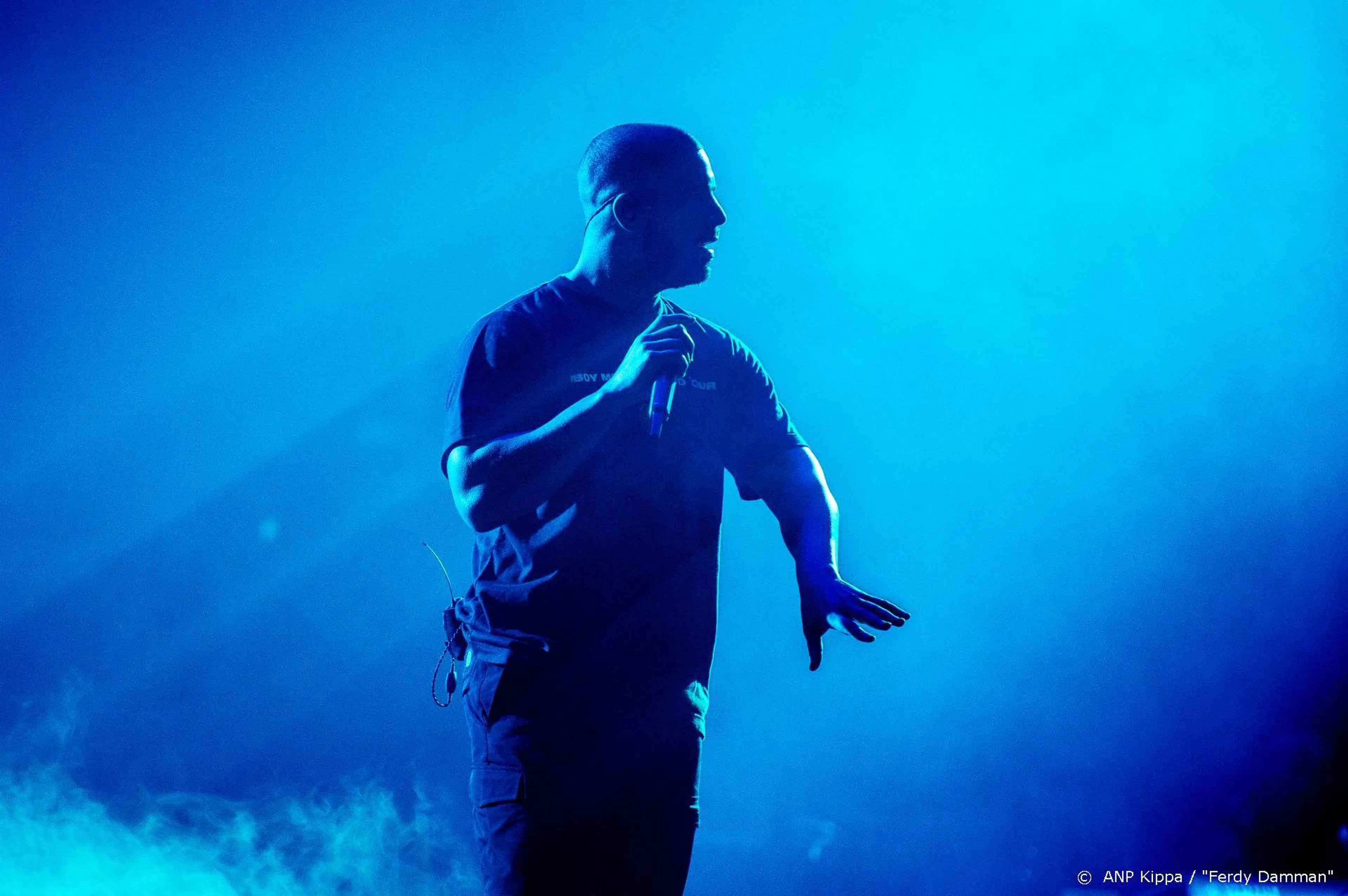 Drake brengt nieuwe mixtape uit en kondigt nieuw album aan