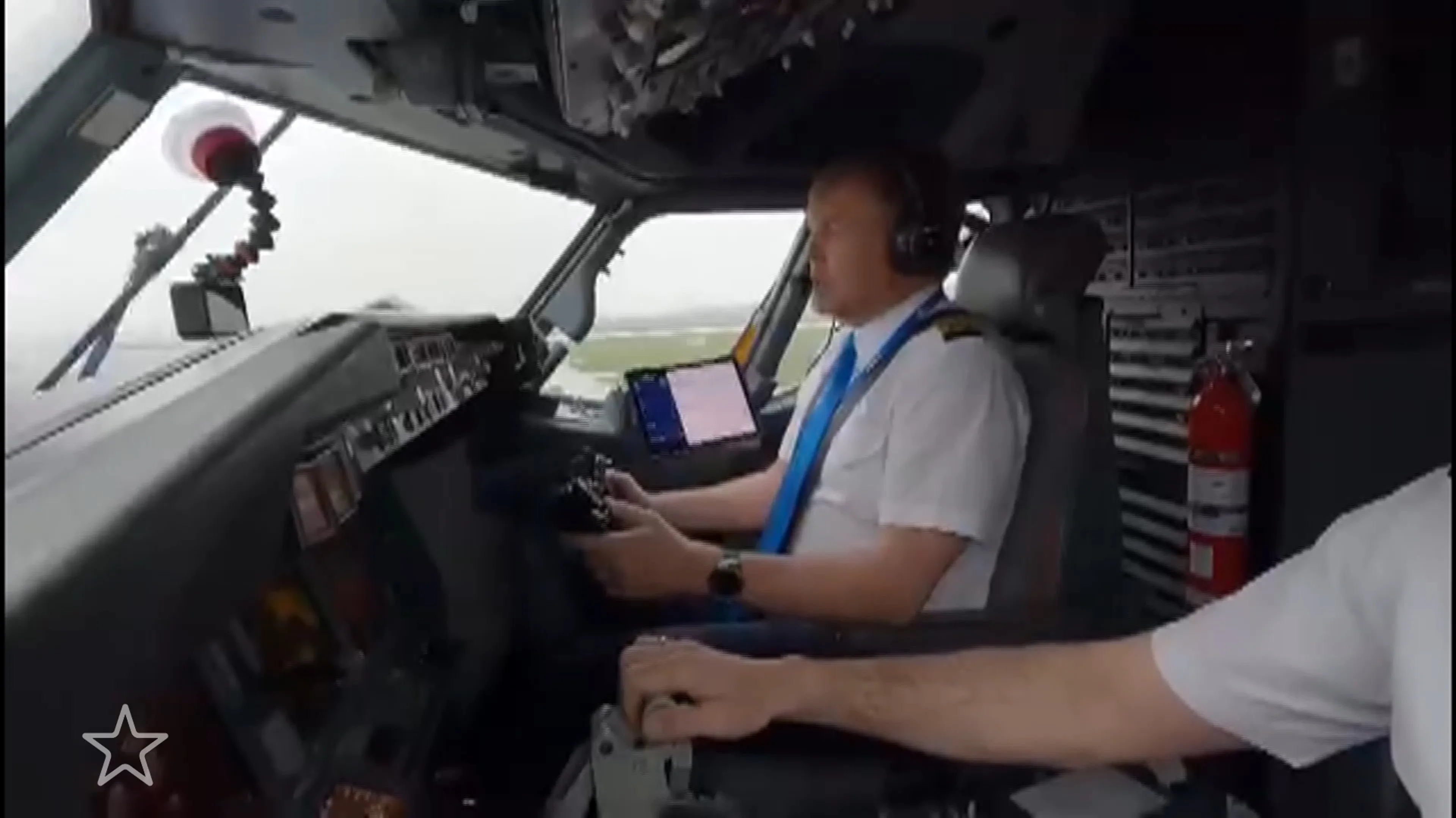 Koning Willem-Alexander neemt afscheid van de Boeing 737