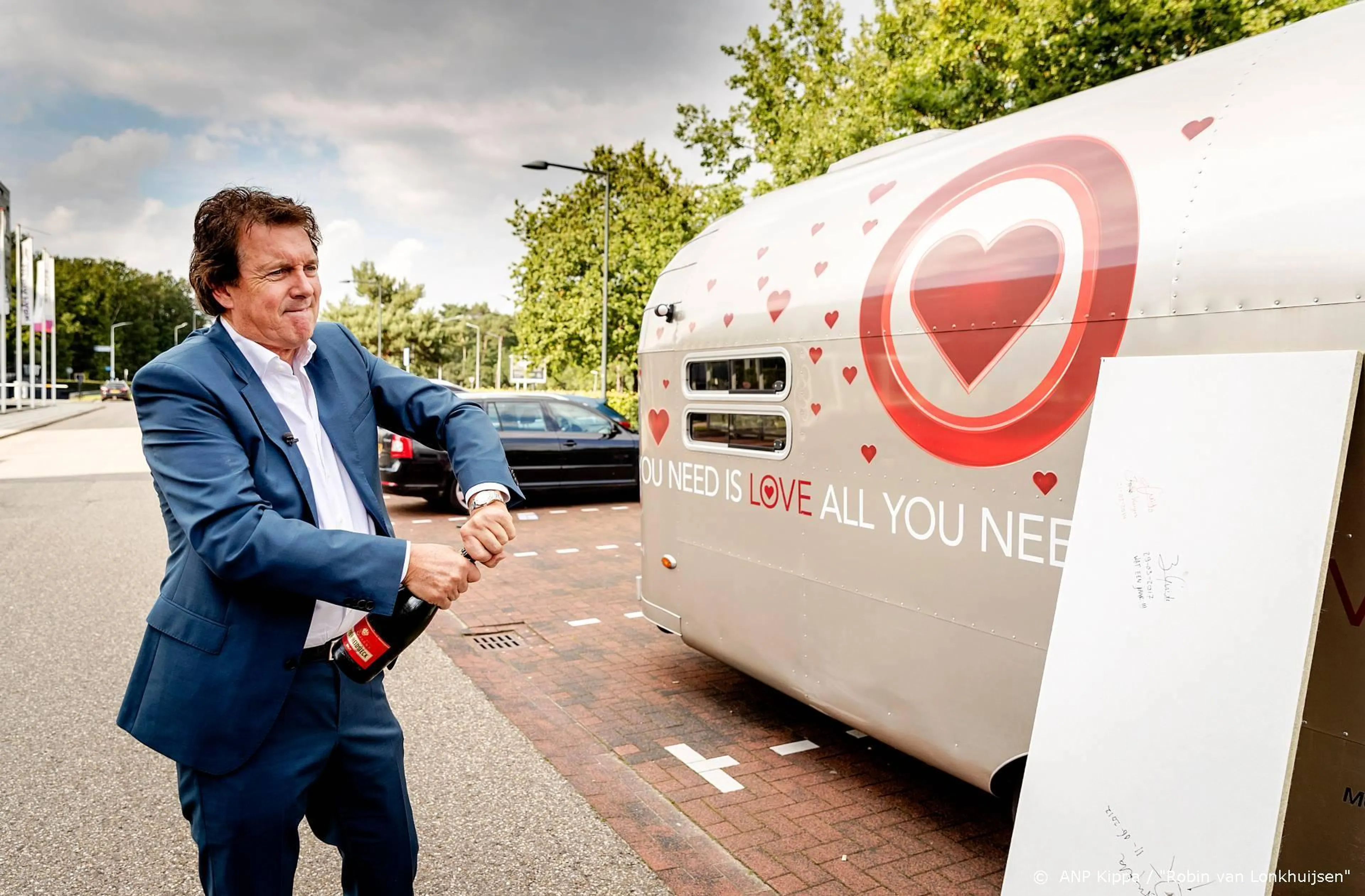 All You Need Is Love opnieuw langer door