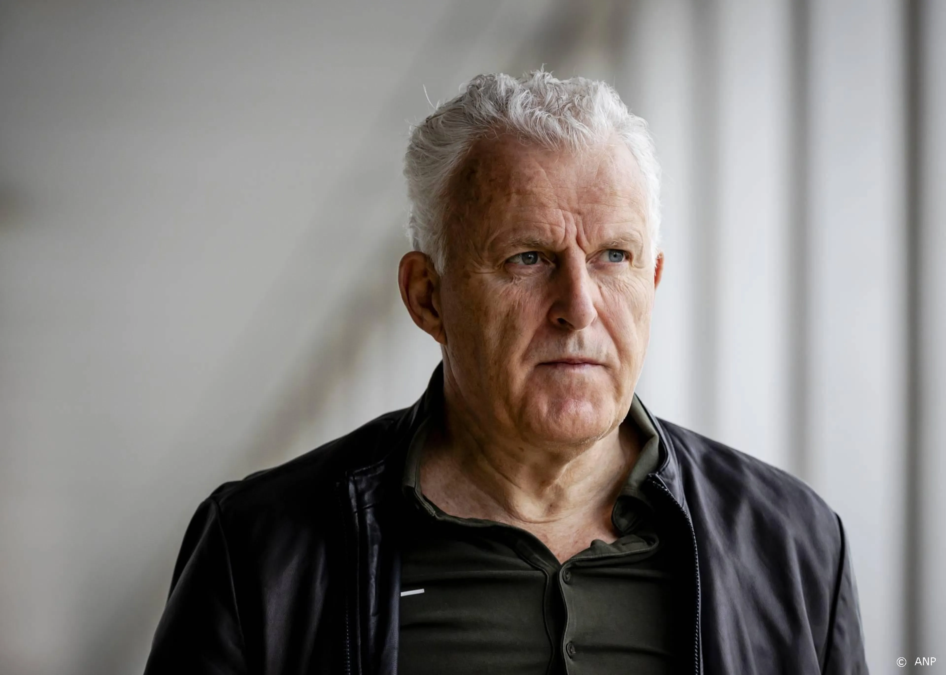 ZIEN: Kunstenaar maakt eerbetoon aan Peter R. de Vries