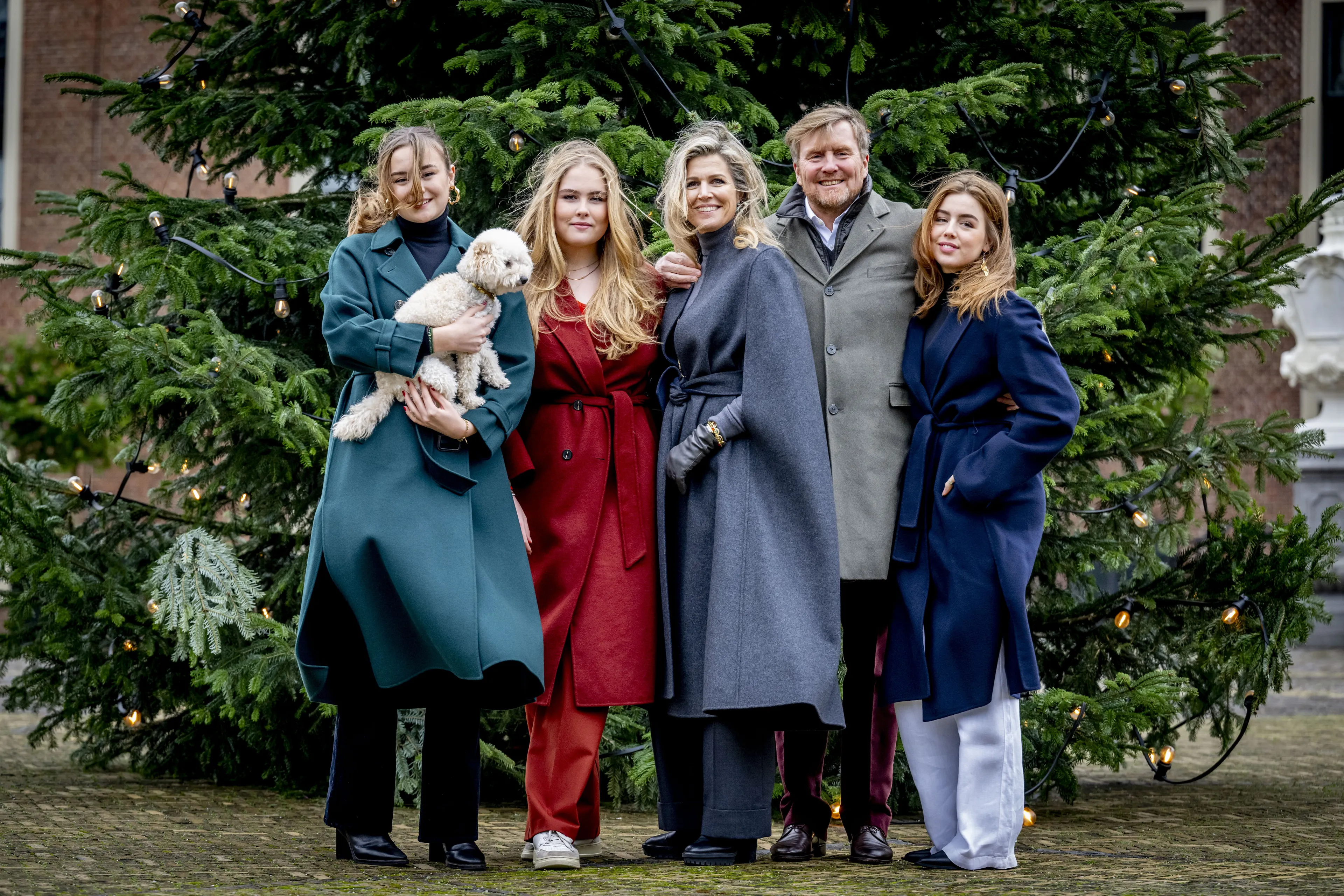 Eenzame feestdagen voor prinses Amalia?