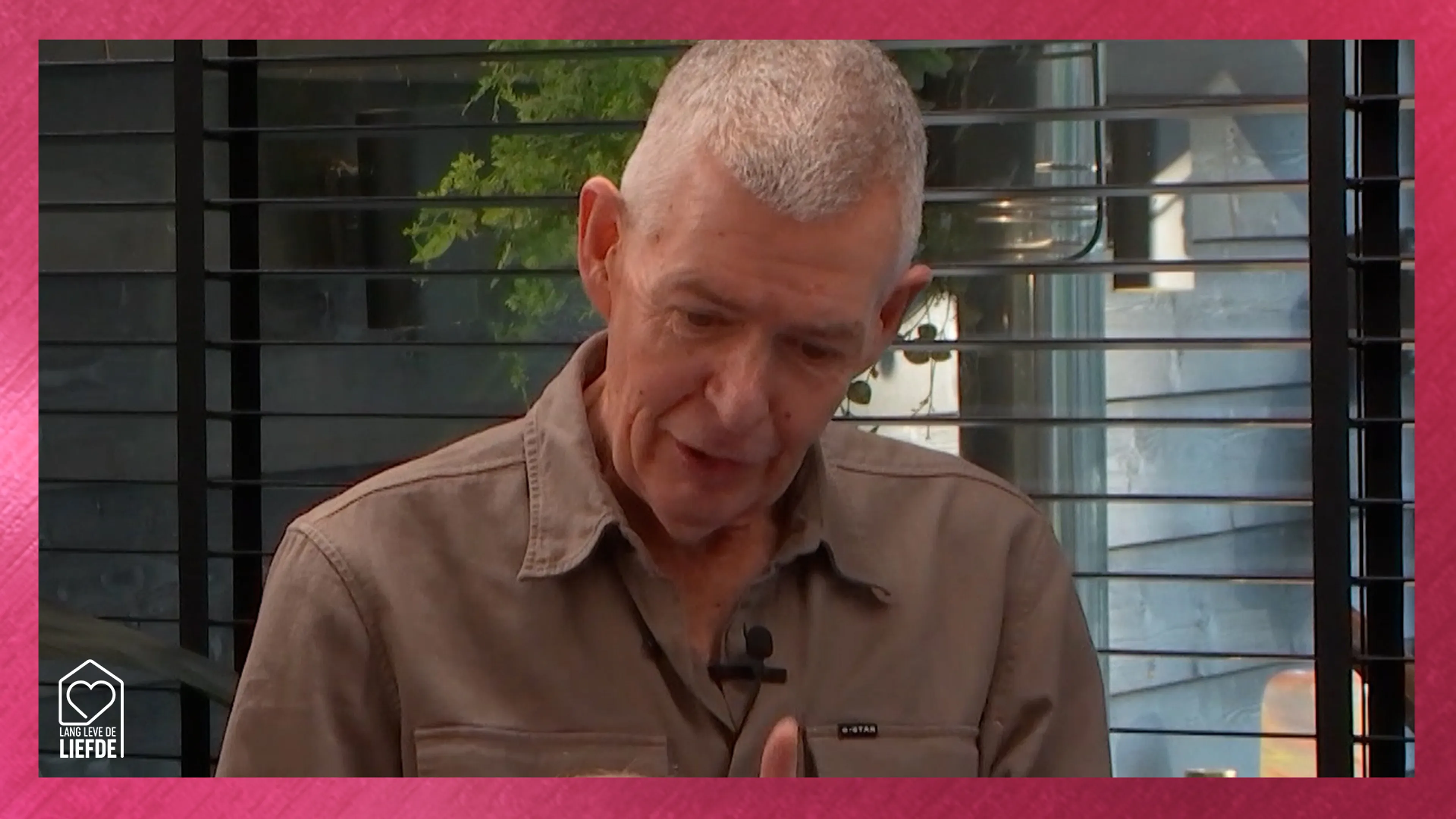 Vonkt het tussen Marjan en Marcel door dit armbandje? (Lang Leve de Liefde)