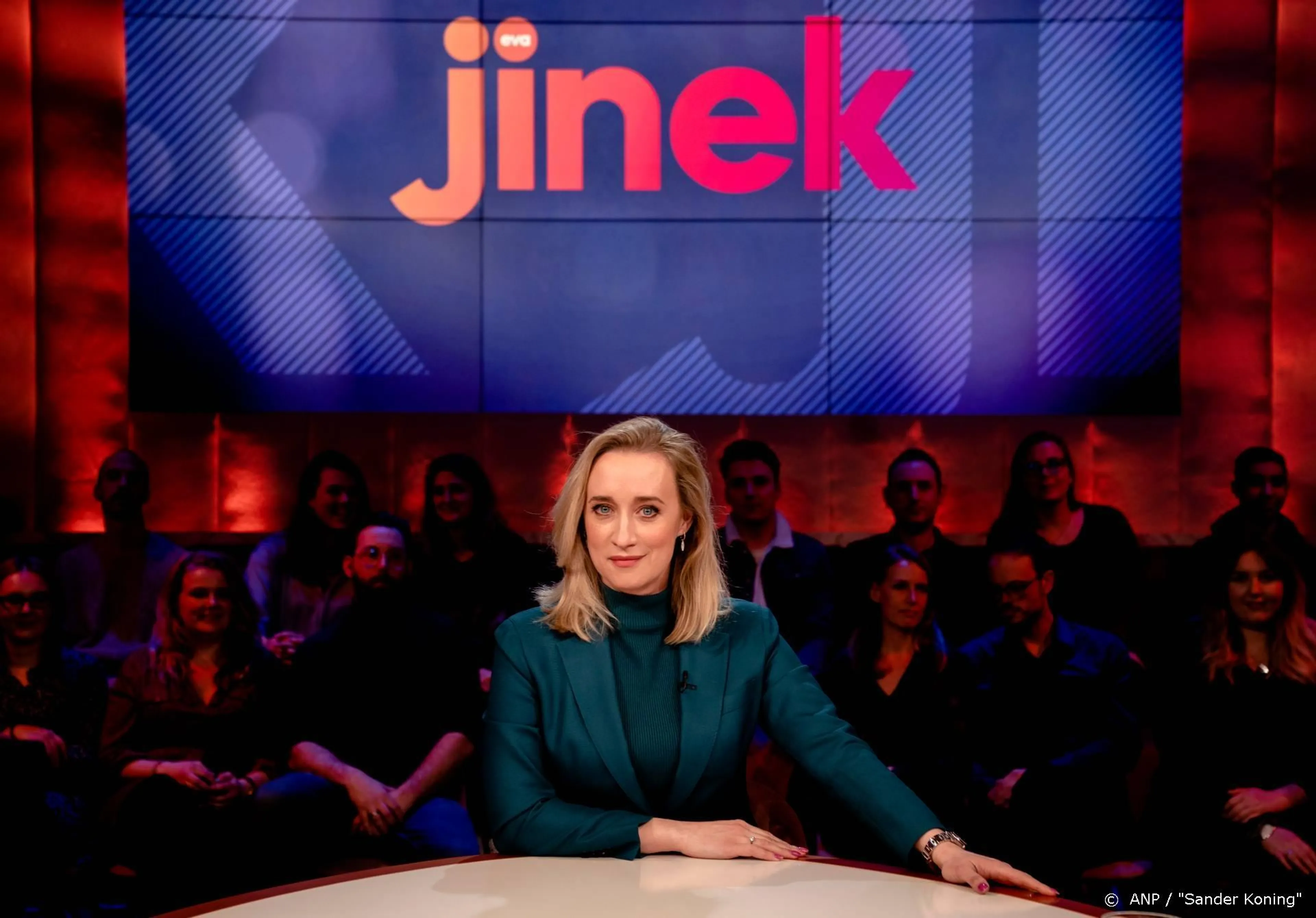 Jinek schaart zich achter karaoke-inzameling Van Rossem