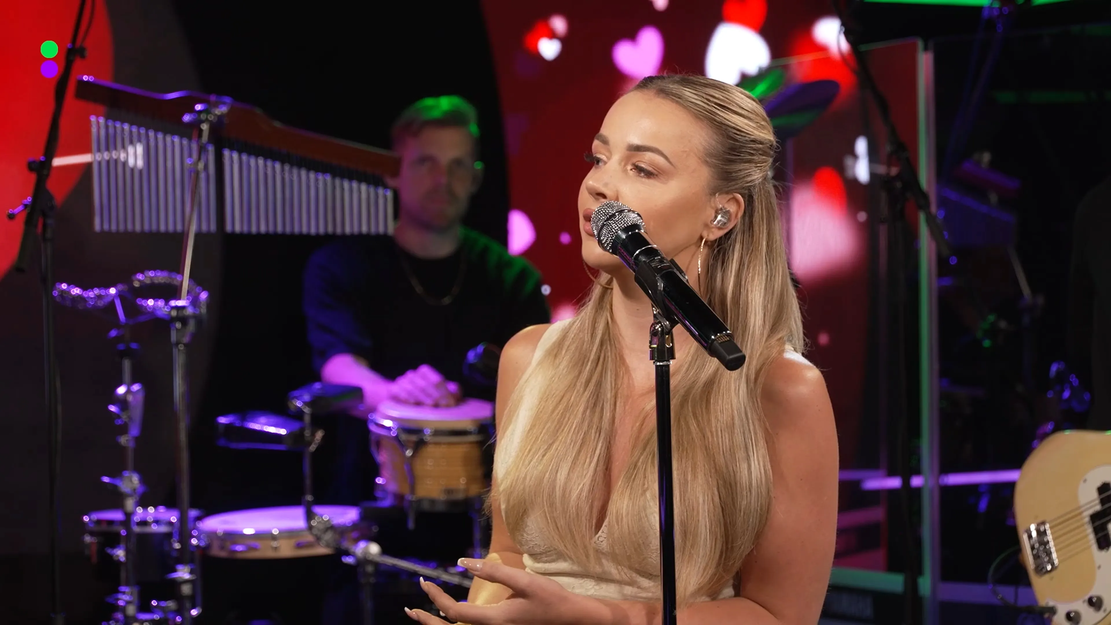 Emma Heesters staat open voor Songfestival: 'Ik wil wel kletsen'
