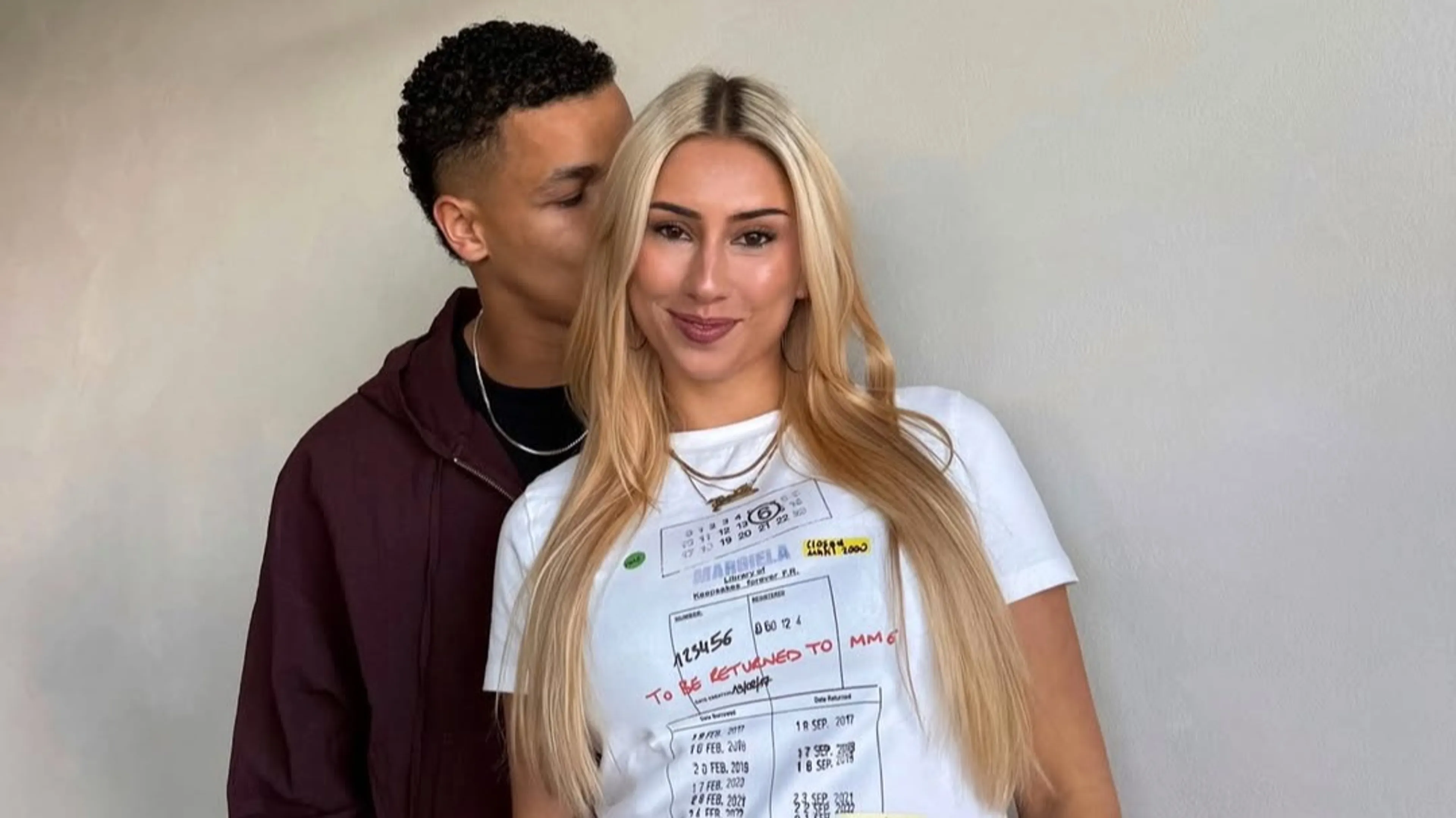 Bilal Wahib en verloofde maken geslacht baby bekend