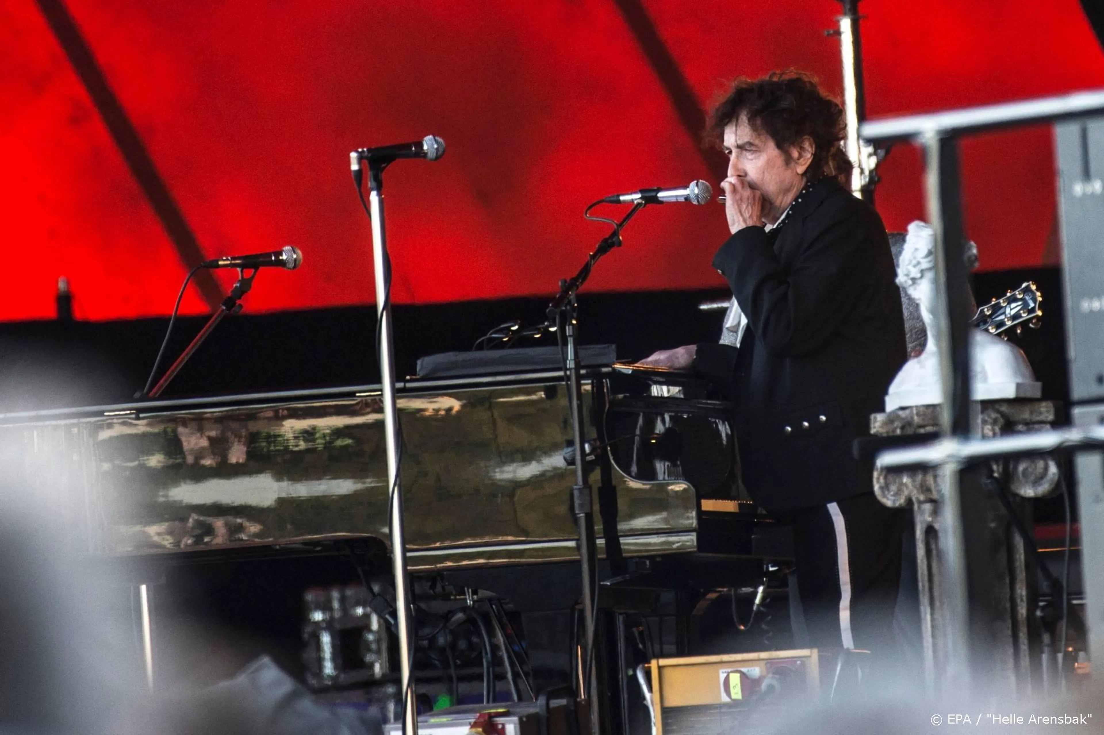 Bob Dylan vestigt nieuw hitlijstrecord
