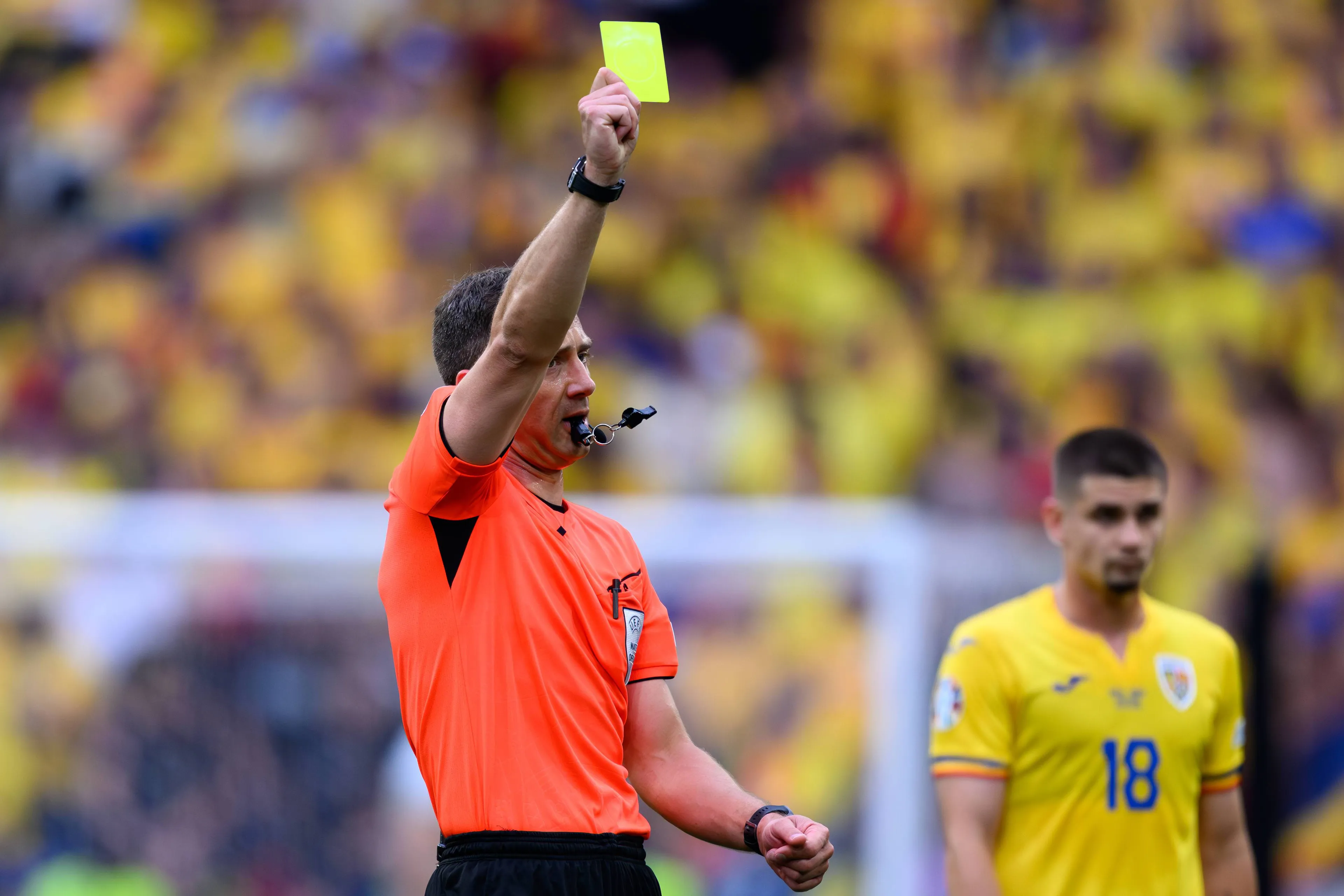 Bizarre onthulling over scheidsrechter die wedstrijd Oranje fluit