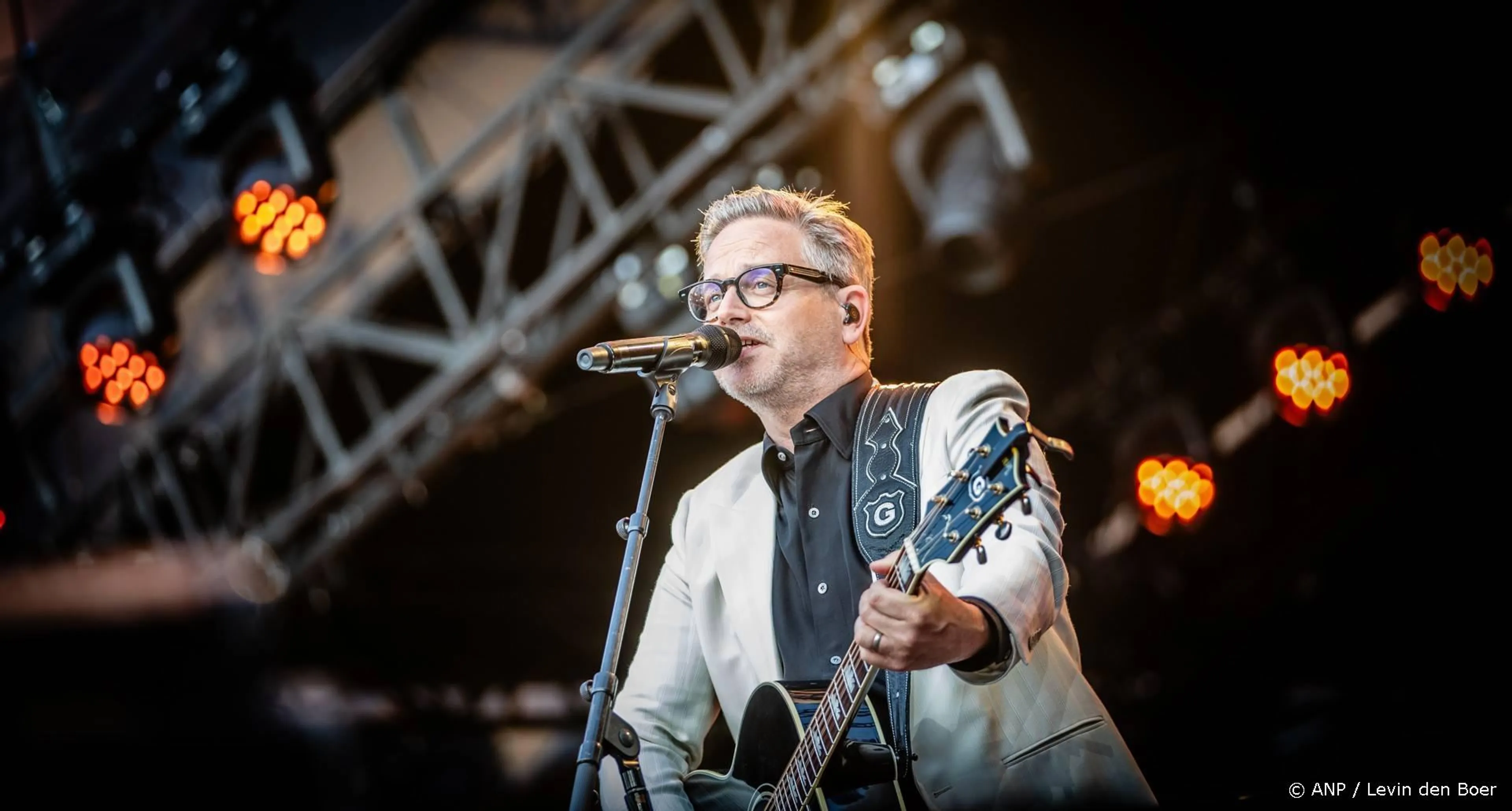 Guus Meeuwis kondigt drie extra shows in Ahoy aan