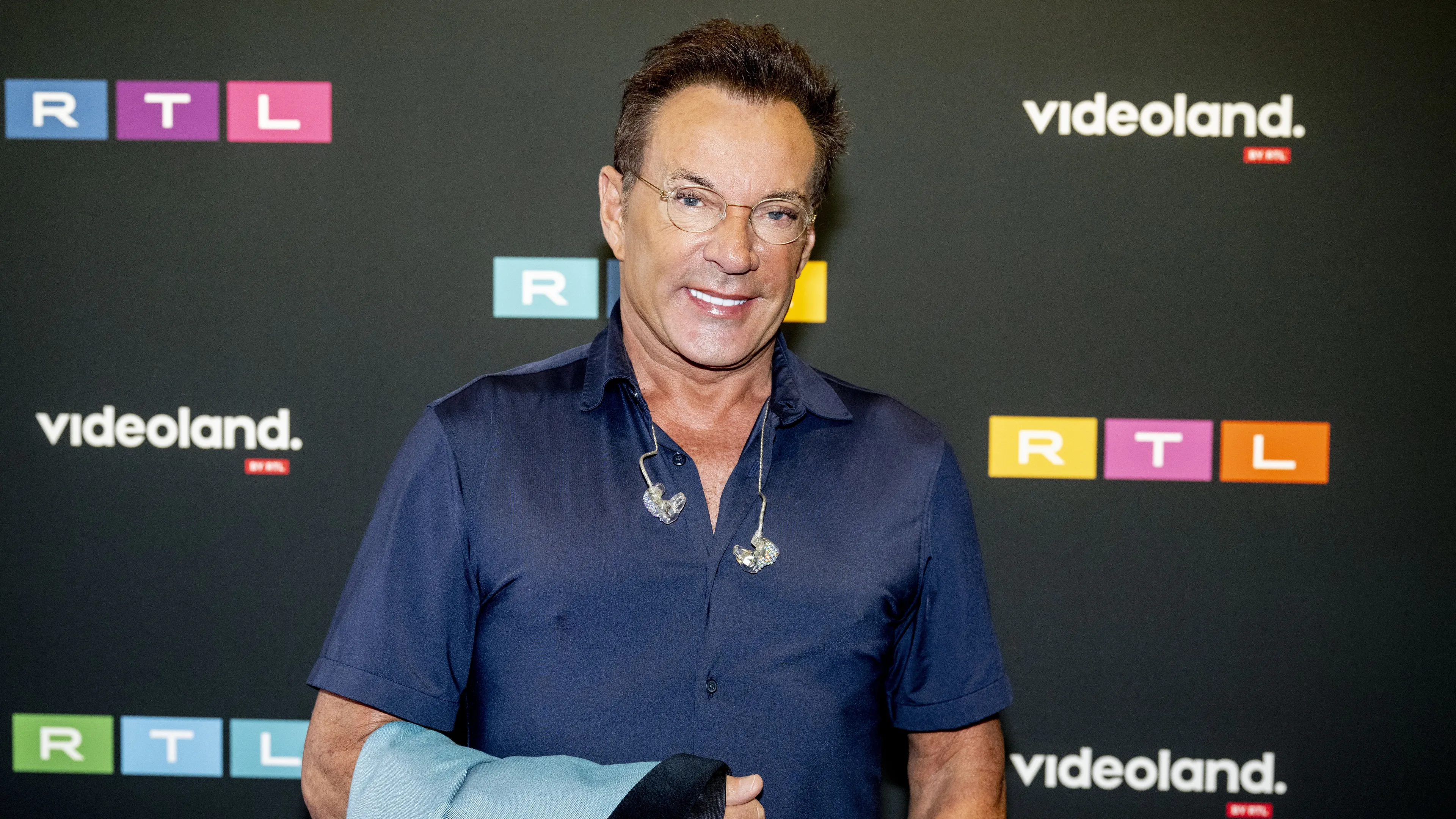 Gerard Joling niet tevreden over RTL: 'Ze doen geen reet'