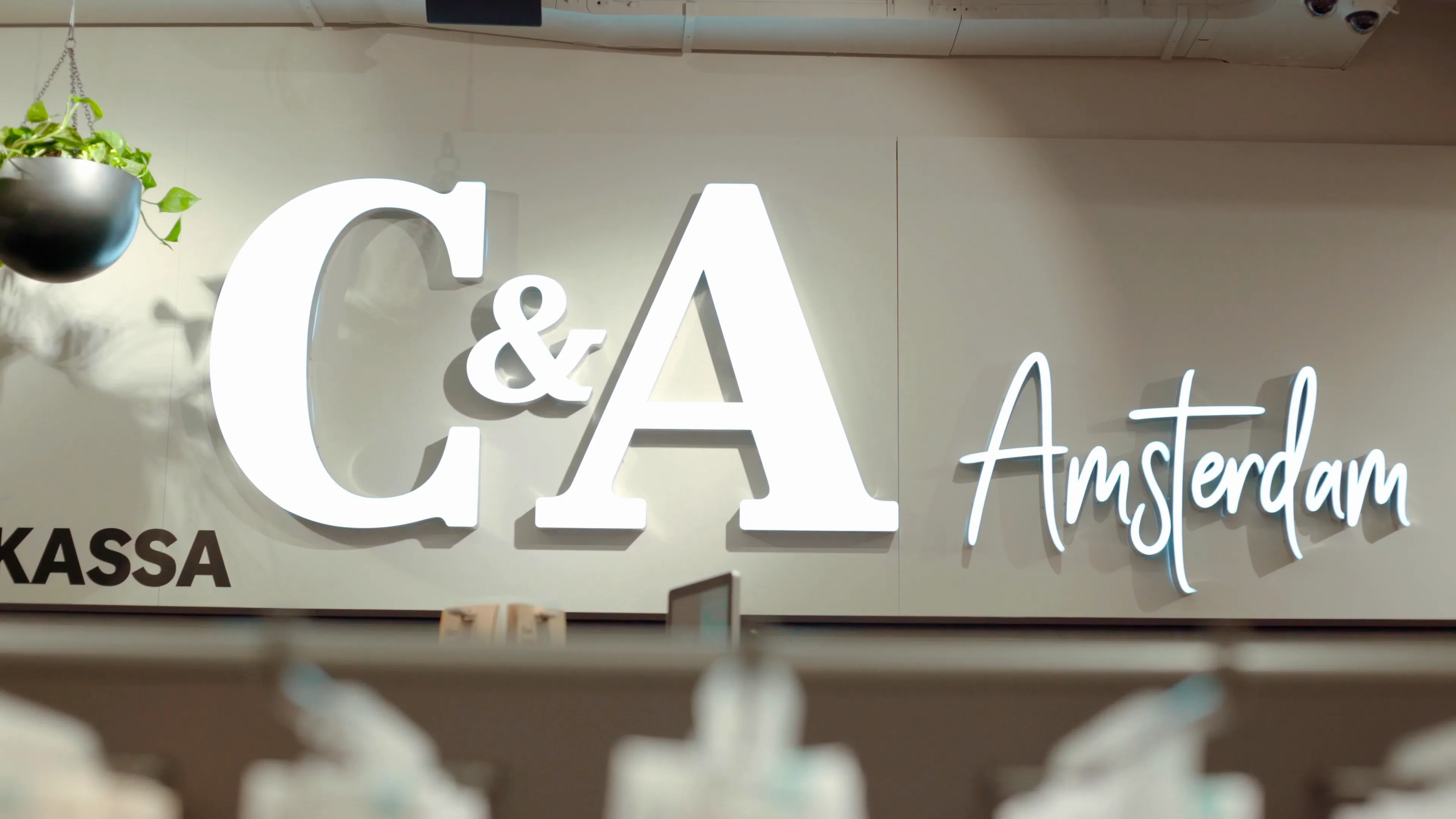 Spectaculaire opening van C&A in de Kalverstraat