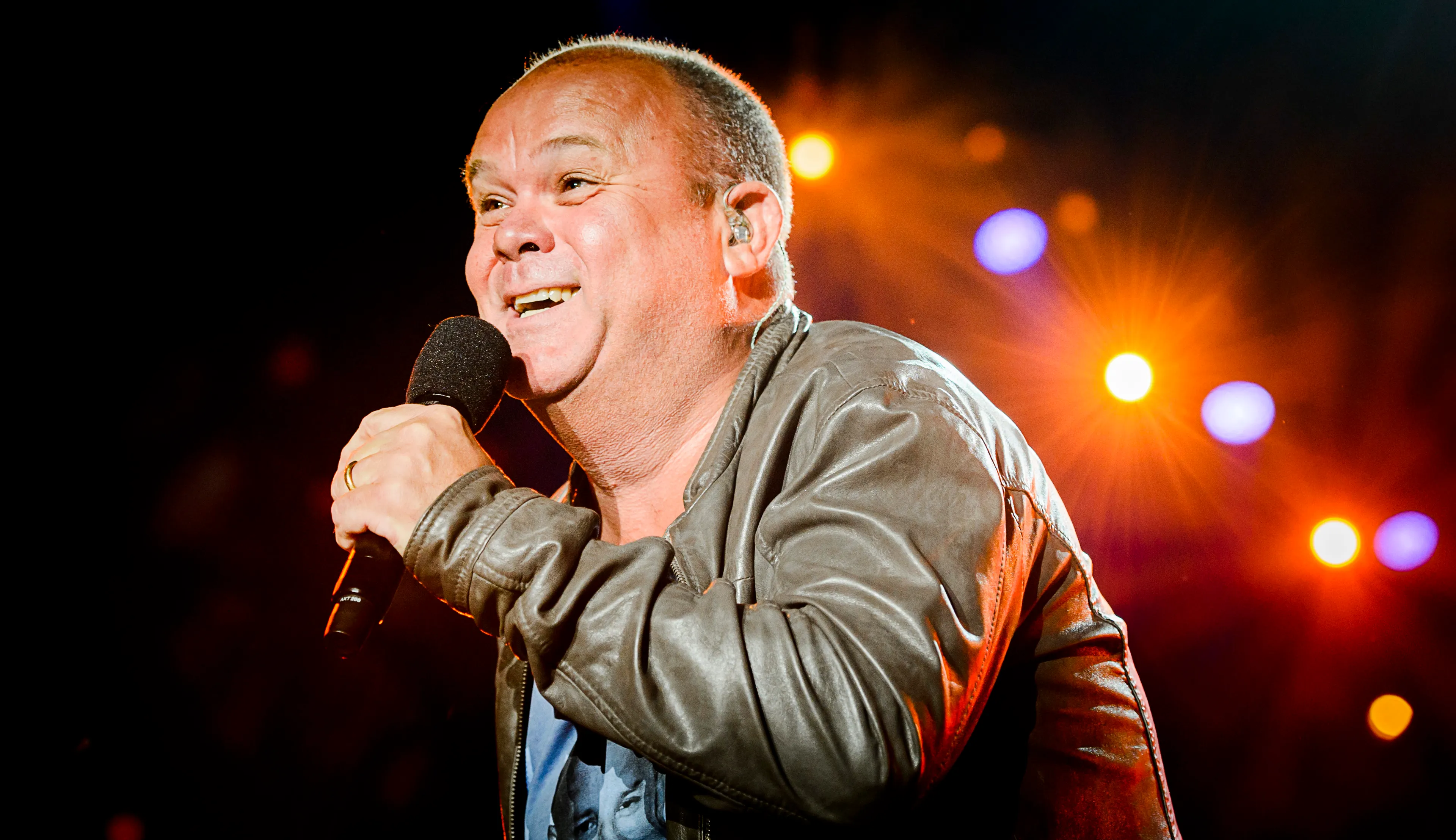 Paul de Leeuw presenteert Eurovision Village