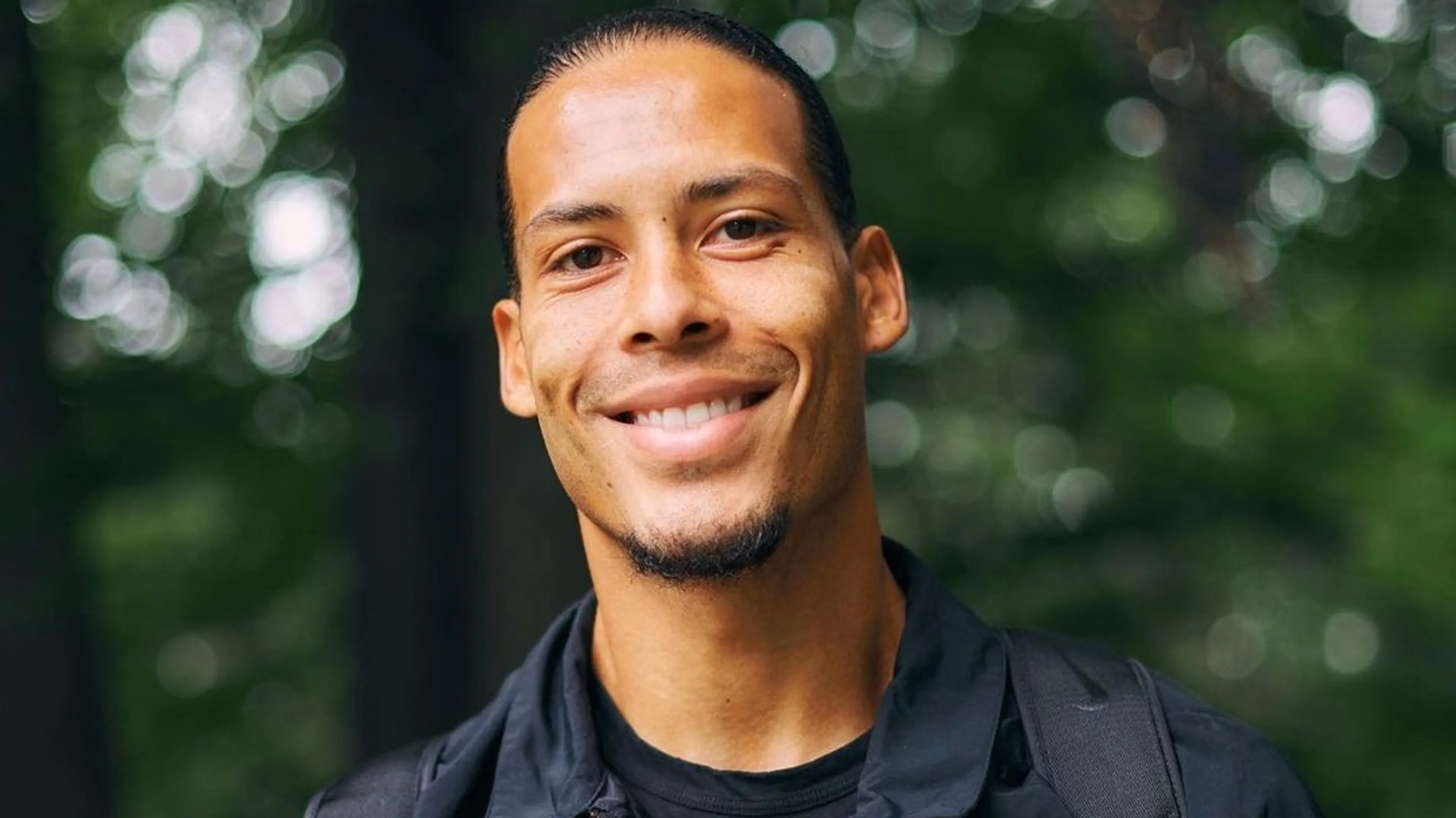 ZIEN: Dit is de dubbelganger van Virgil van Dijk