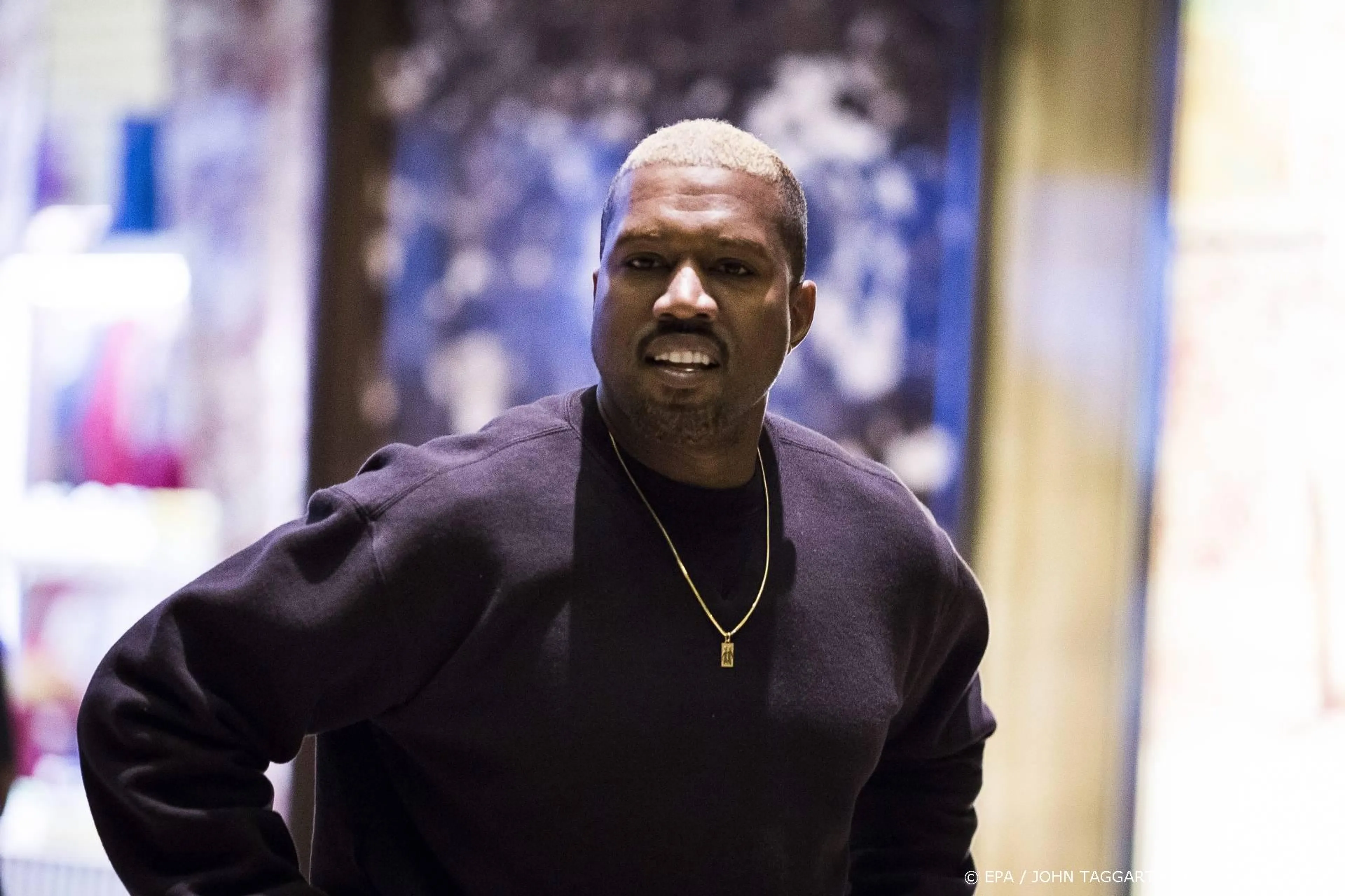 Kanye West zou logo nieuw album gestolen hebben van modelabel