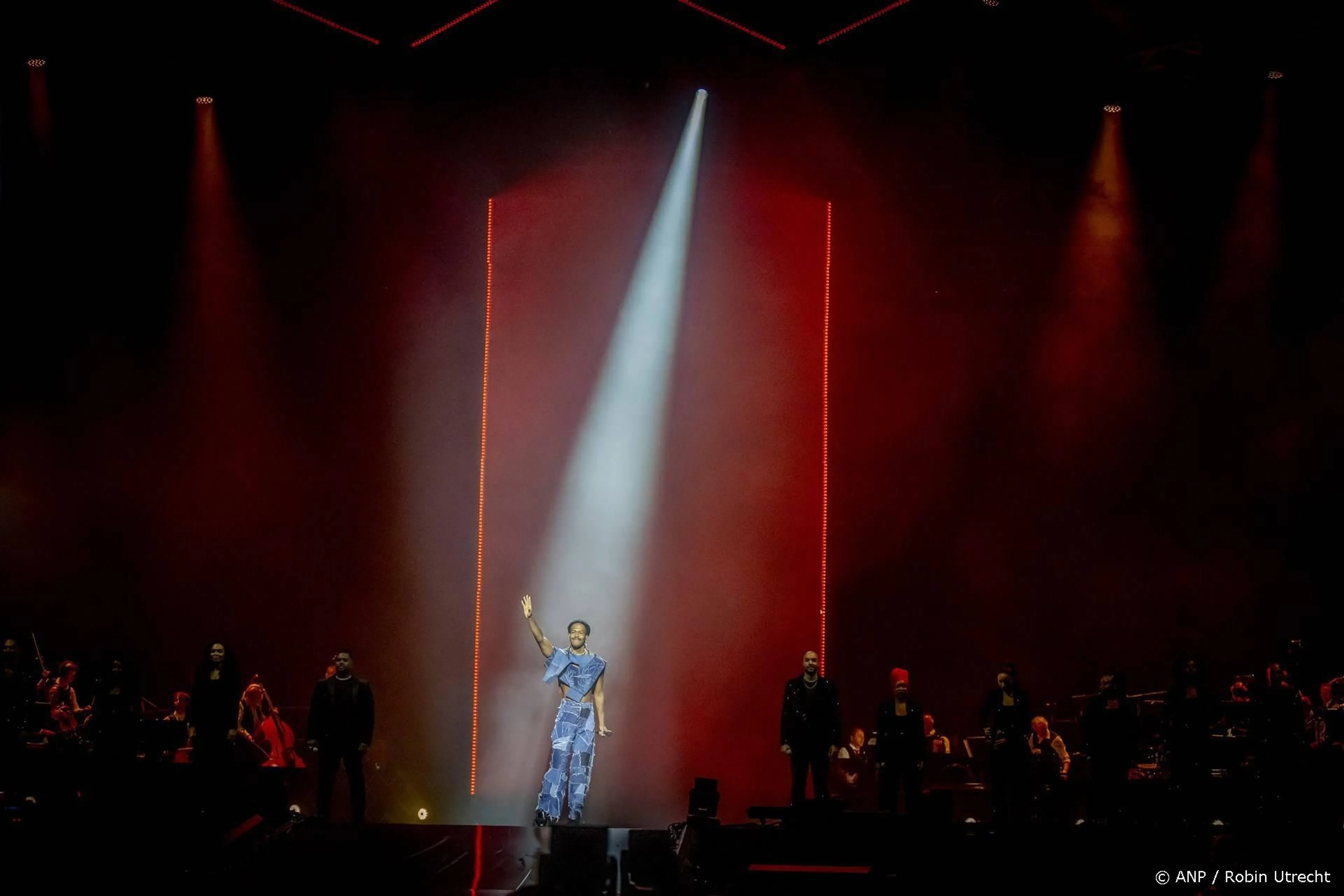 Deze zanger zingt in plaats van Willeke Alberti bij jubileumsconcert