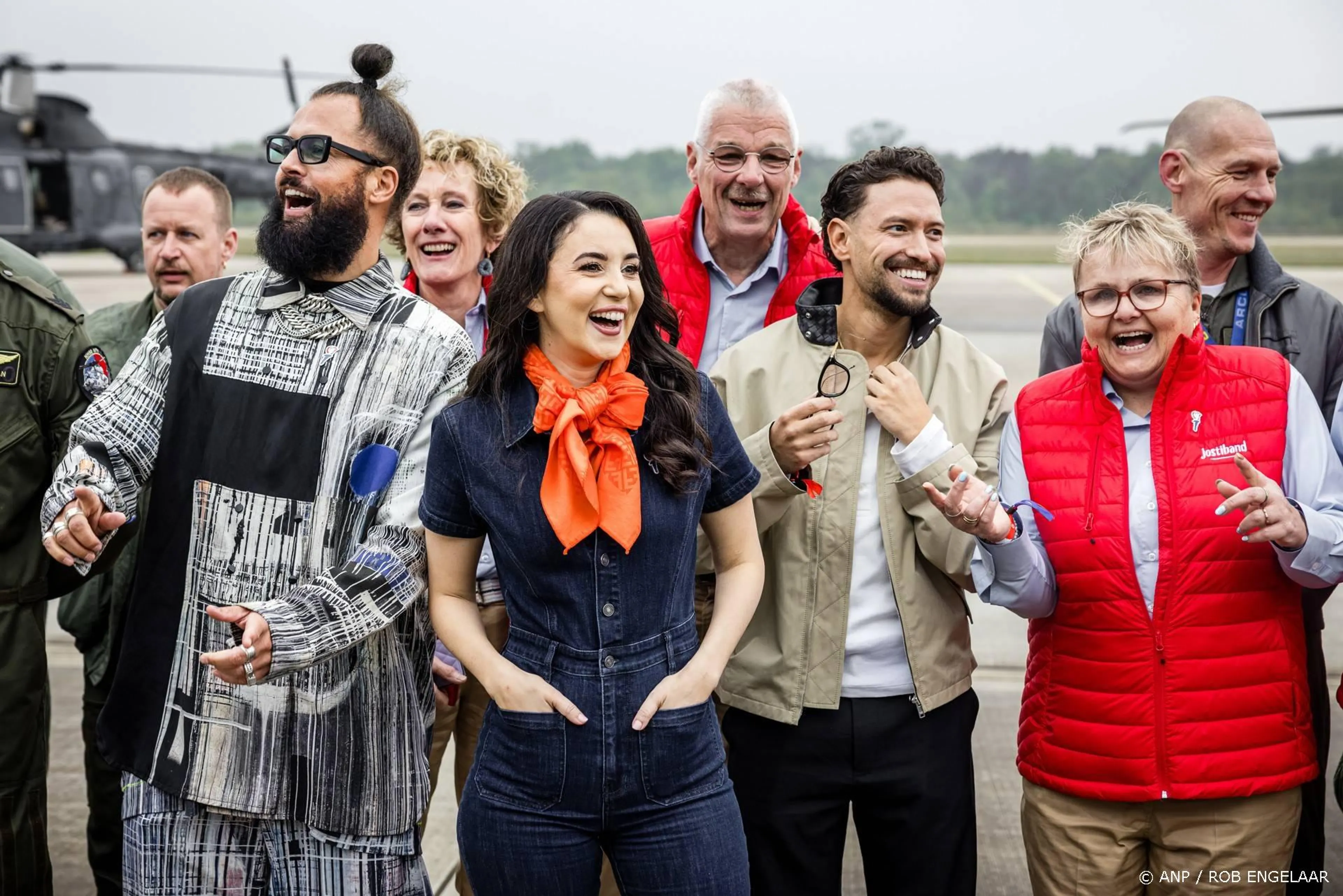 La Fuente, Rolf Sanchez en De Jostiband per helikopter naar Bevrijdingsfestivals
