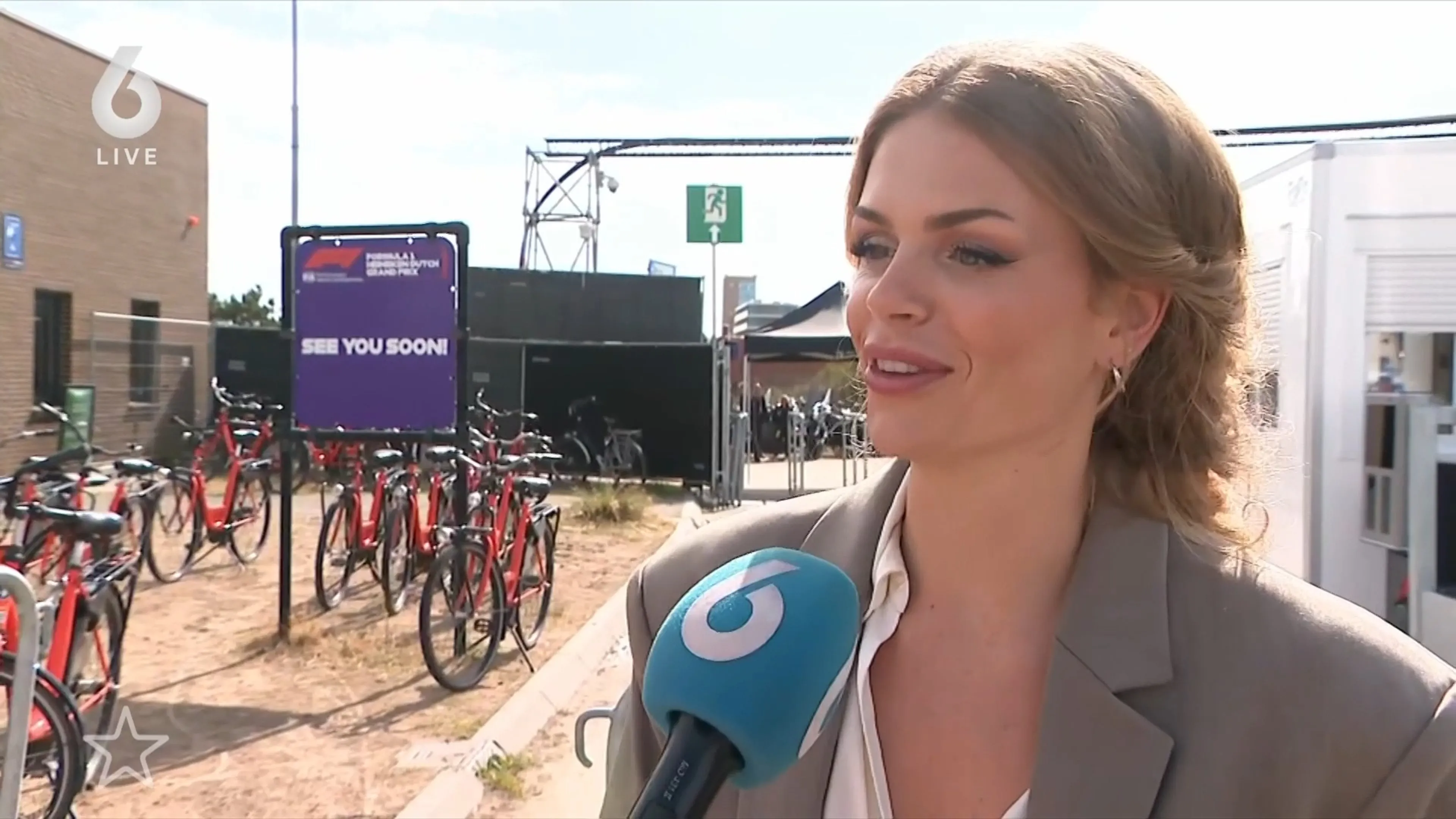 Davina Michelle zingt Wilhelmus op de laatste Grand Prix