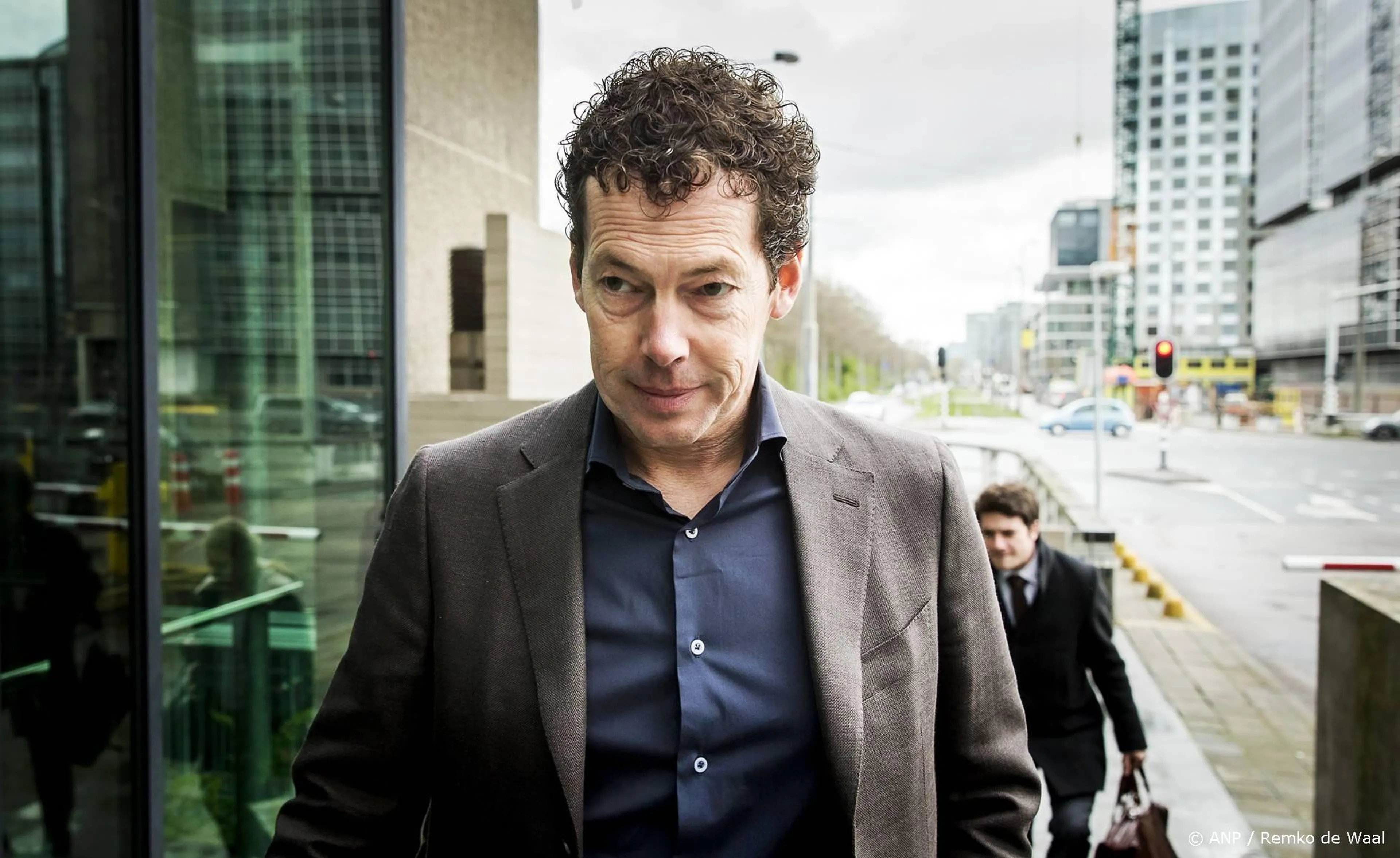 PowNed-baas Dominique Weesie kritisch op Babi Pangang-documakers: 'Melken het uit'