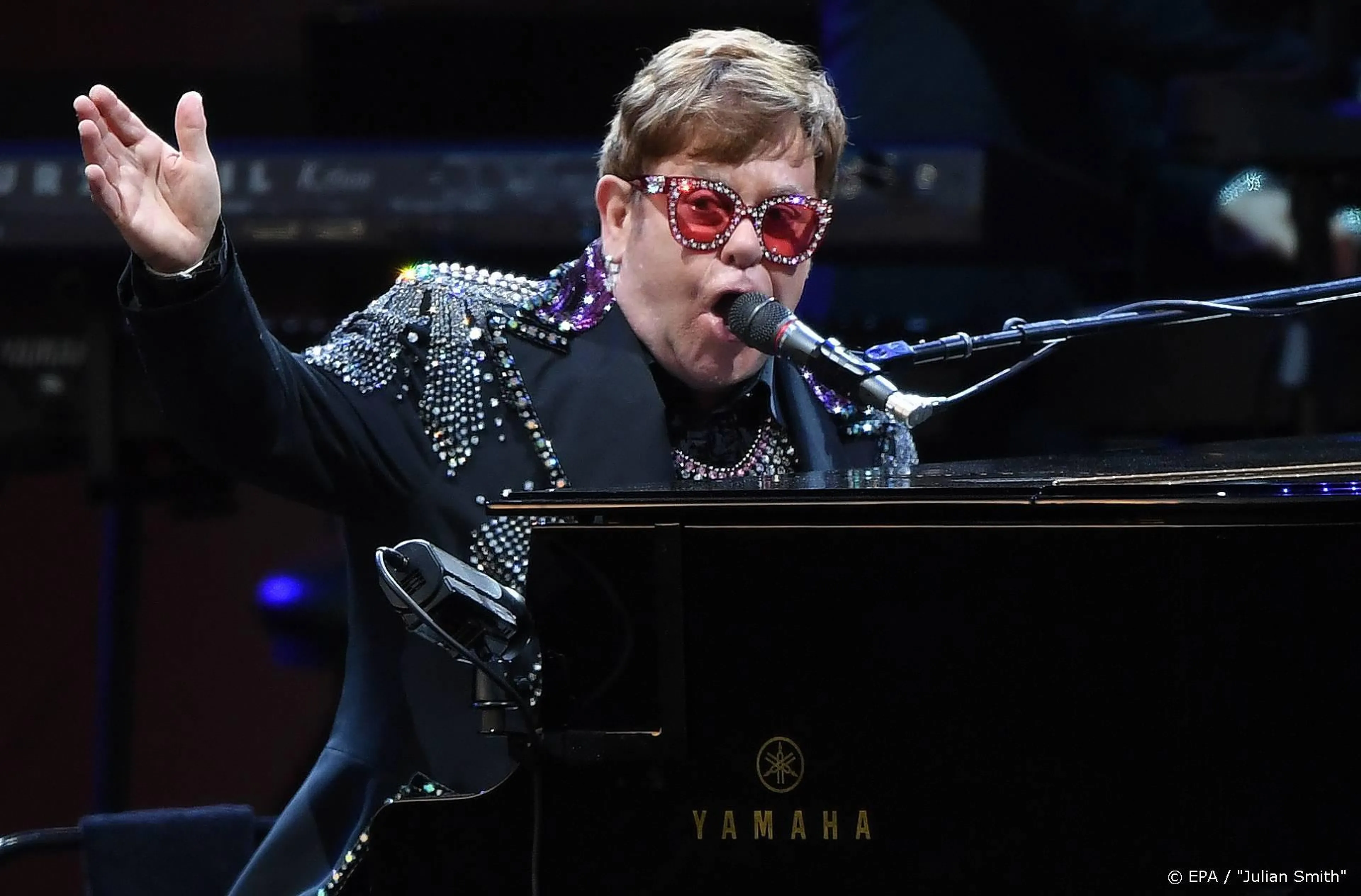 Elton John doneert 1 miljoen dollar voor Australische bosbranden