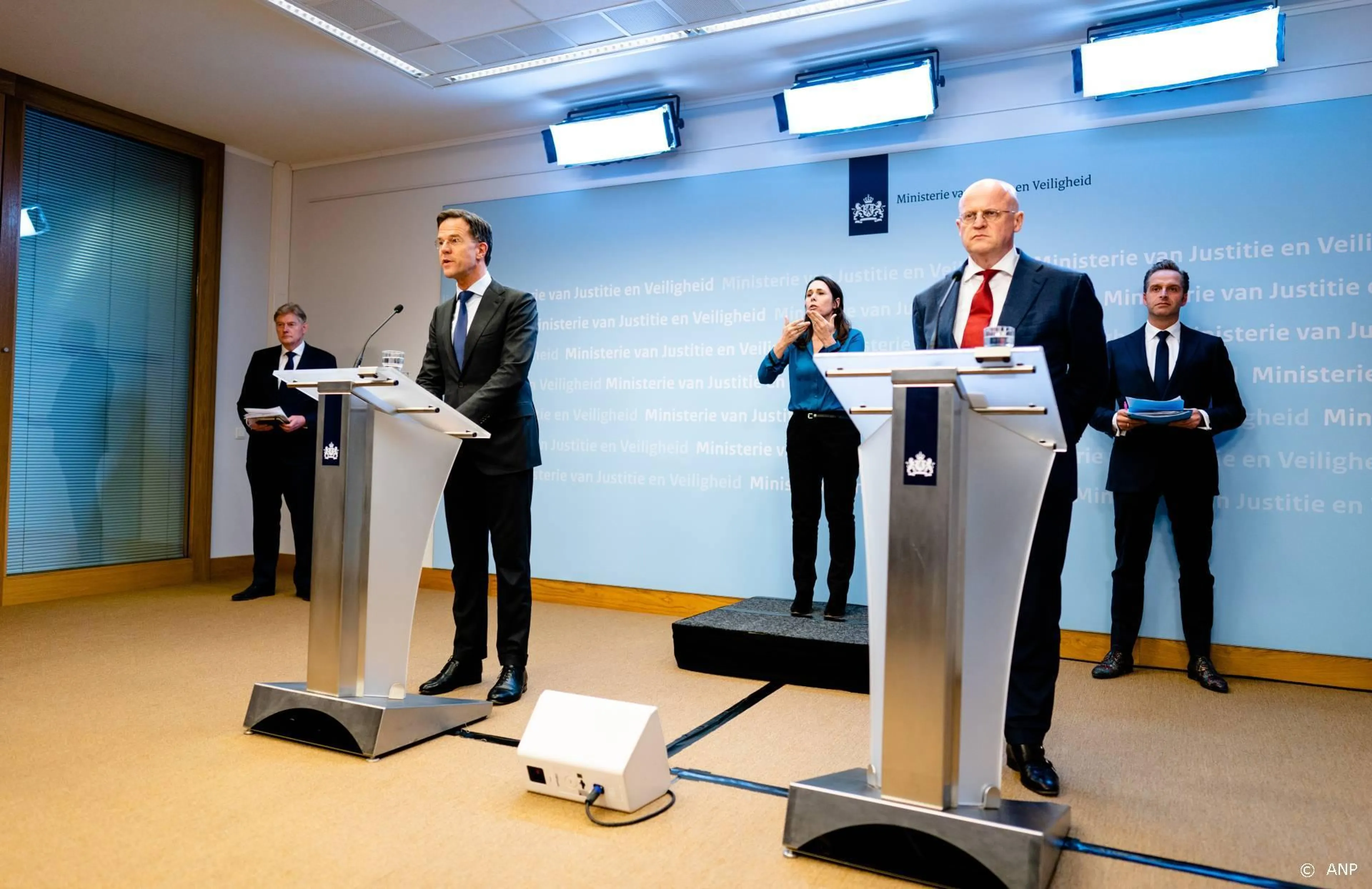 Persconferentie coronamaatregelen trekt 7,4 miljoen kijkers