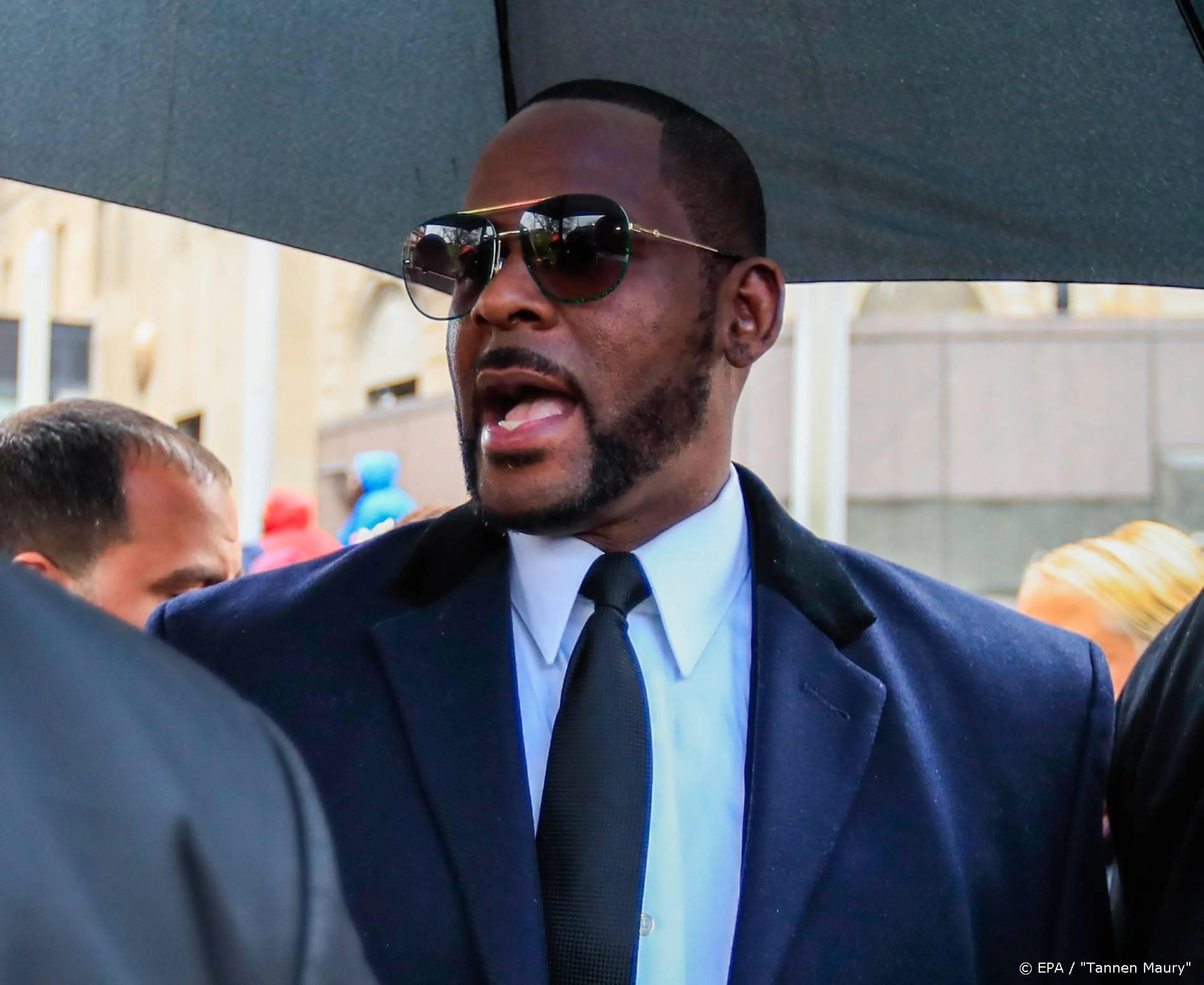 R. Kelly ontkent nieuwe aantijgingen van seksueel misbruik