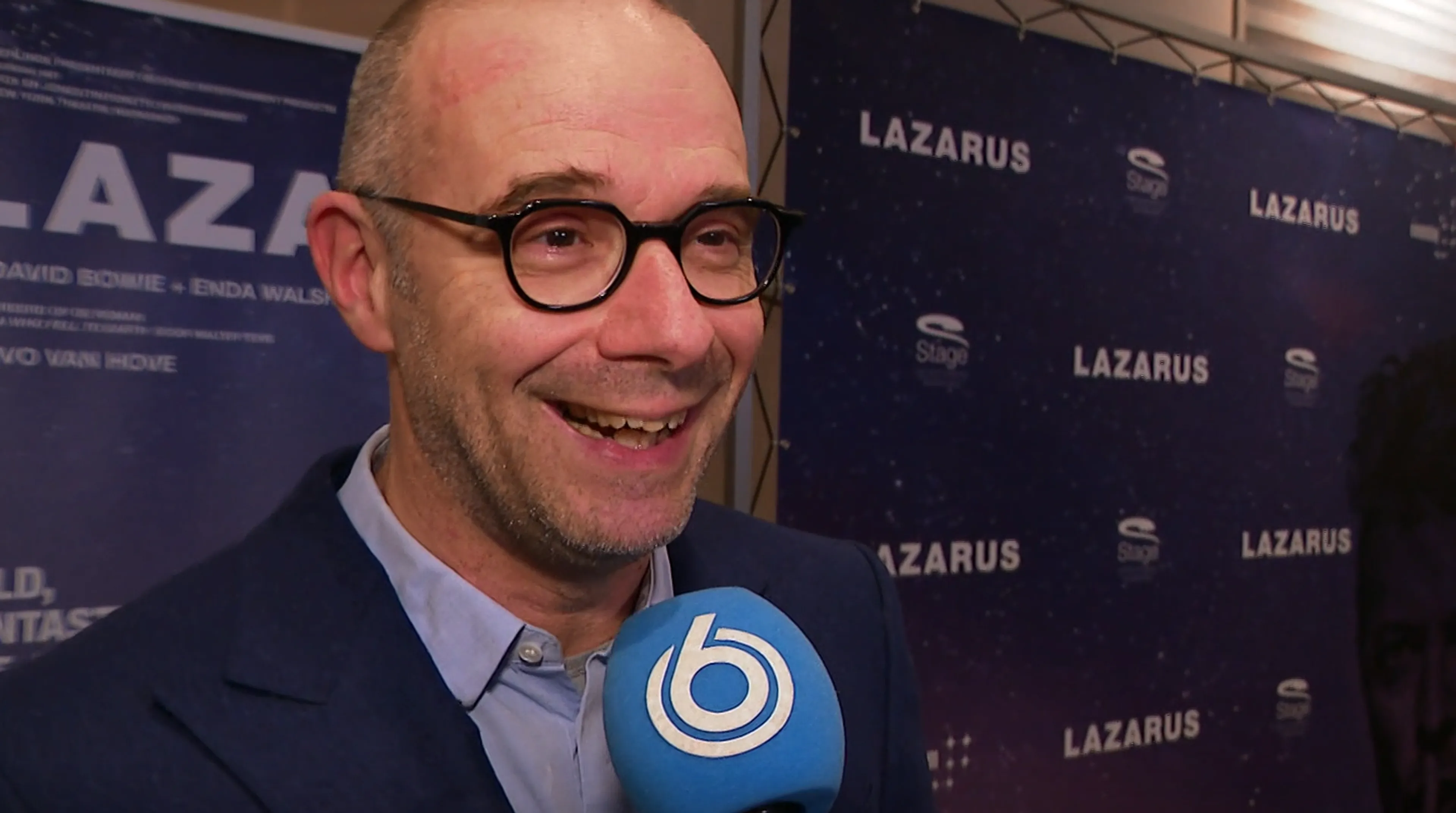 Koefnoen gaat het theater in